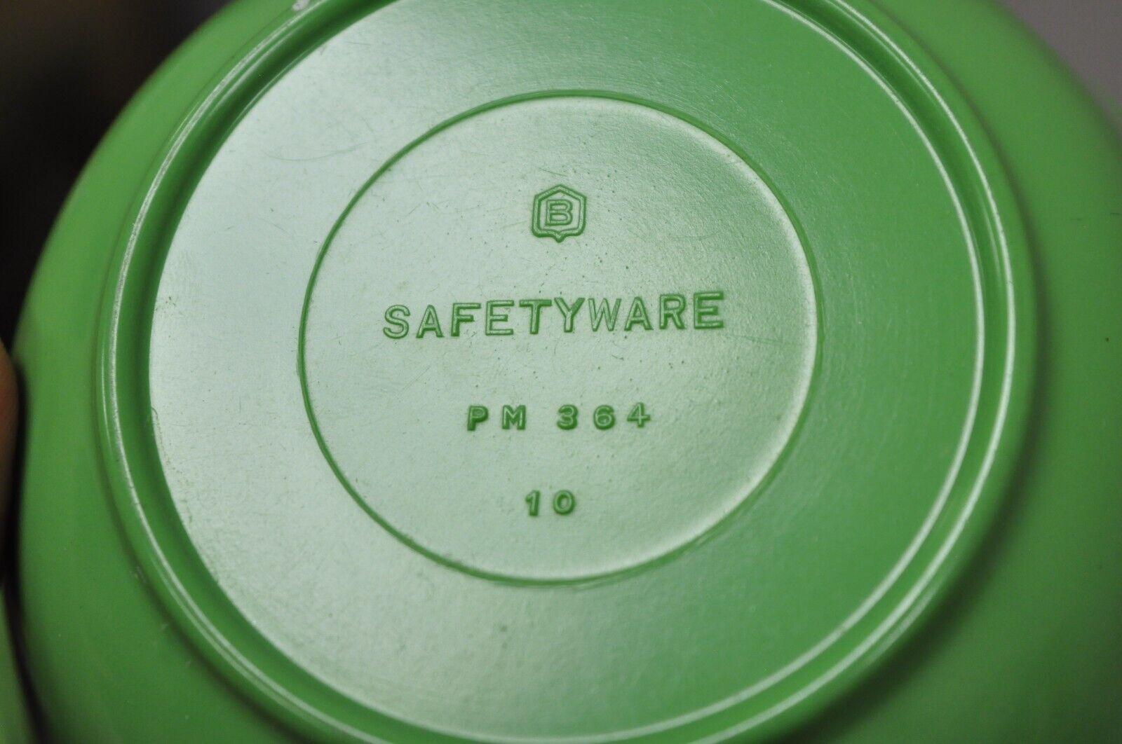 Vintage Art Deco Green & Yellow Bonny Ware Safetyware Bowl Set, 8 Pc Set For Sale 1