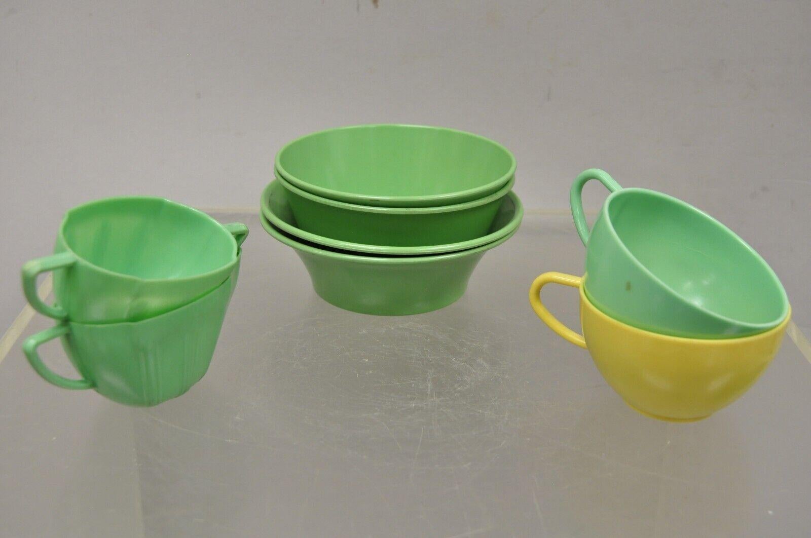 Set di ciotole di sicurezza Bonny Ware vintage in stile Art Deco verde e giallo, 8 pezzi in vendita 2
