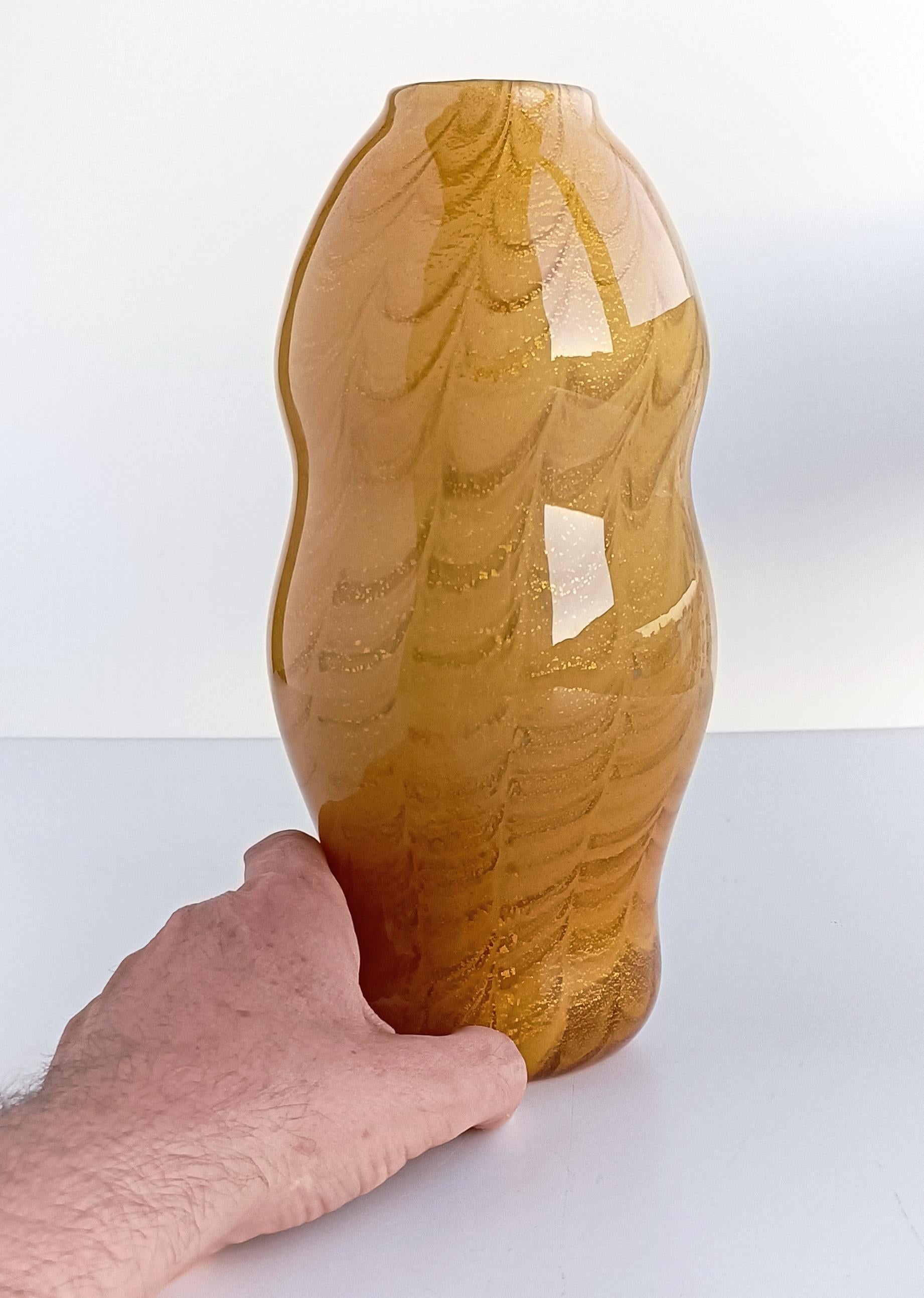 Vintage Italian Art Deco Signed Murano Glass Vase With Gold Flecks For Sale 4