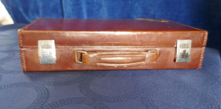 Vintage Art Deco Hermes Fitted Gentlemans Travelling Grooming Case

A Superb and very rare piece, the case is made in good Quality Brown leather hide, on the top there is an unused leather plaque just waiting to be inscribed with your name and the