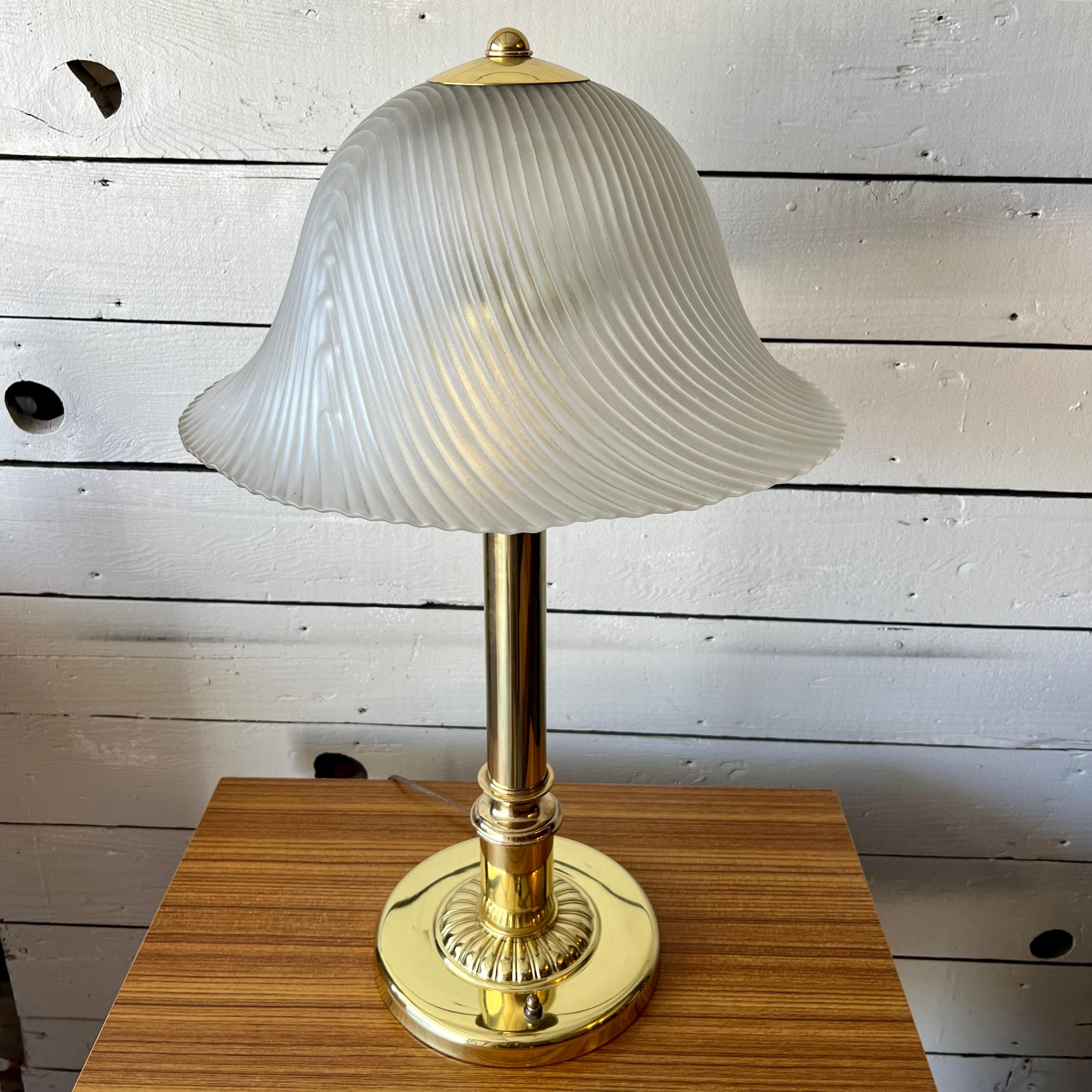 Vintage Art Deco Hollywood Regency Table Lamp with Ribbed Frosted Glass Shade In Good Condition In Los Angeles, CA