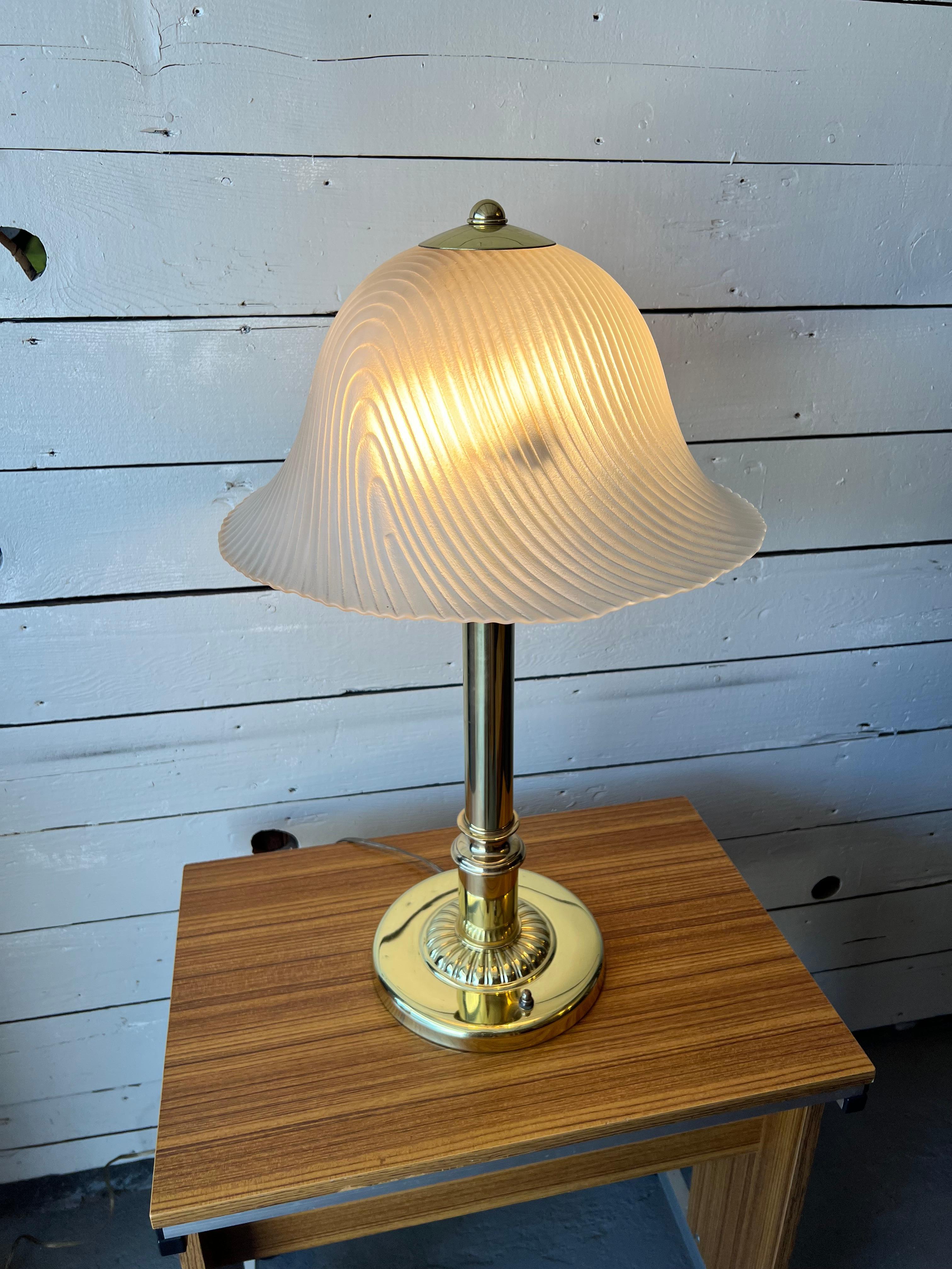20th Century Vintage Art Deco Hollywood Regency Table Lamp with Ribbed Frosted Glass Shade