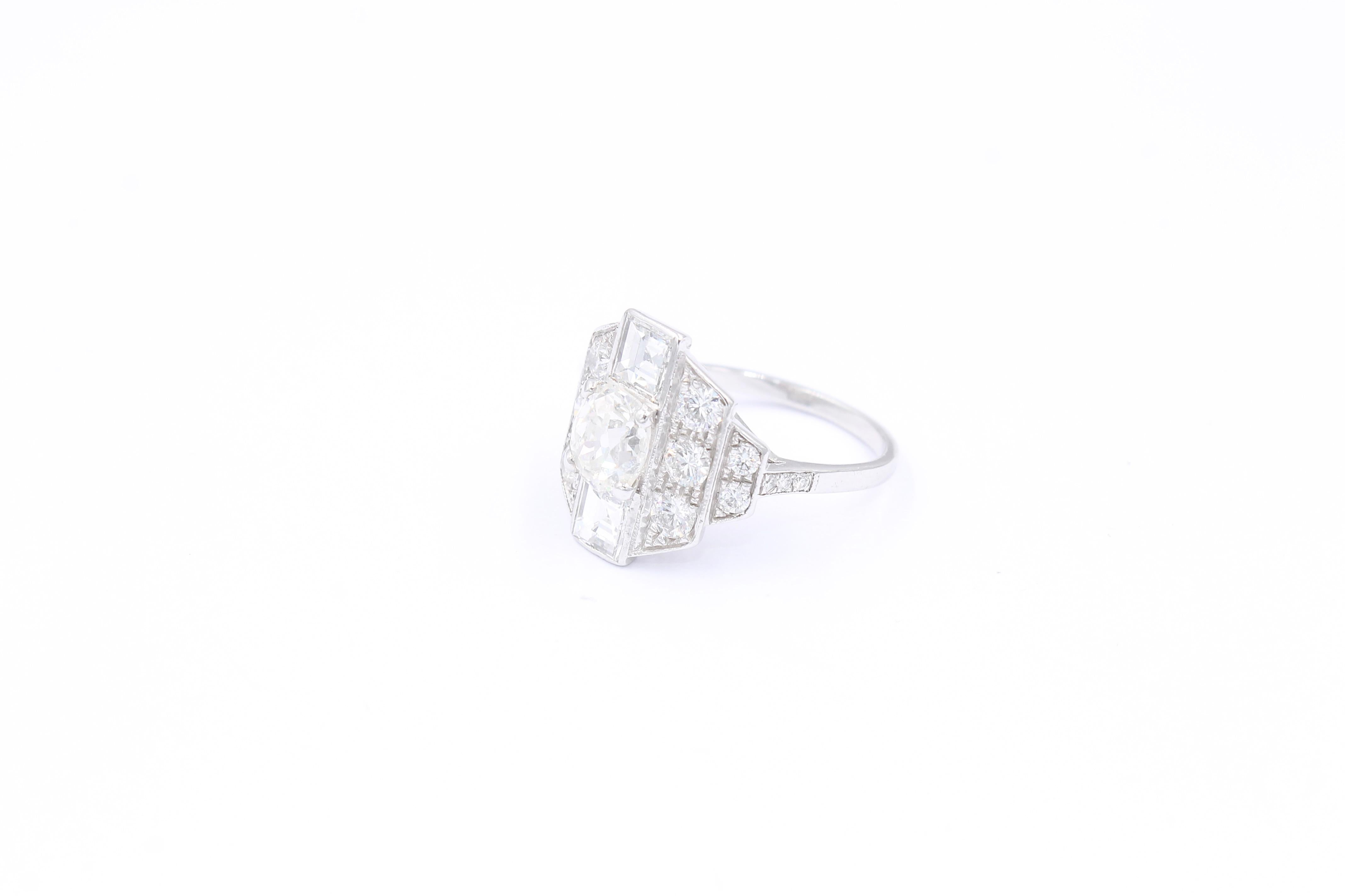 Old Mine Cut Vintage Art Déco inspired 1.35 Carat diamond ring For Sale