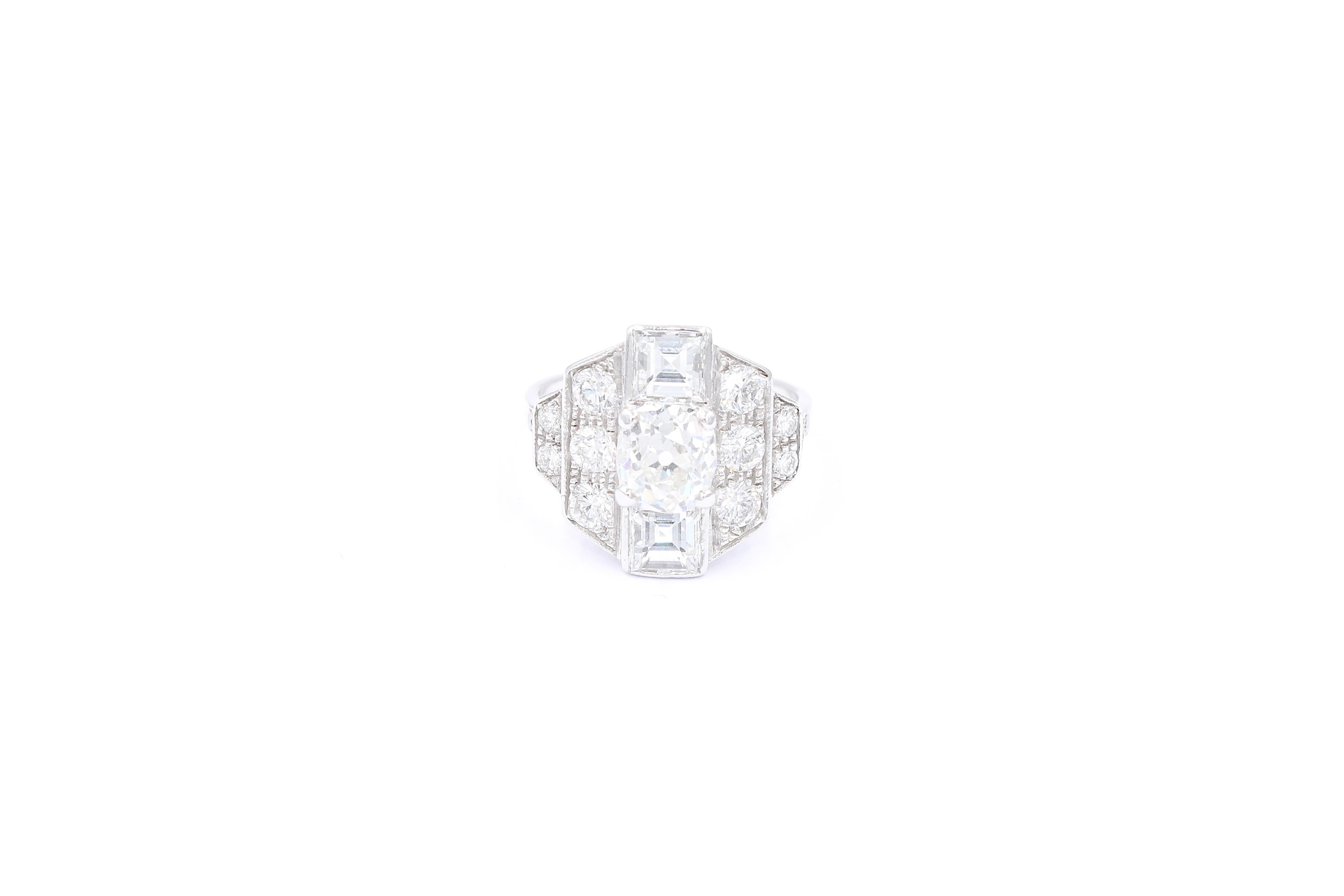 Vintage Art Déco inspired 1.35 Carat diamond ring  In Good Condition For Sale In Uccle, BE