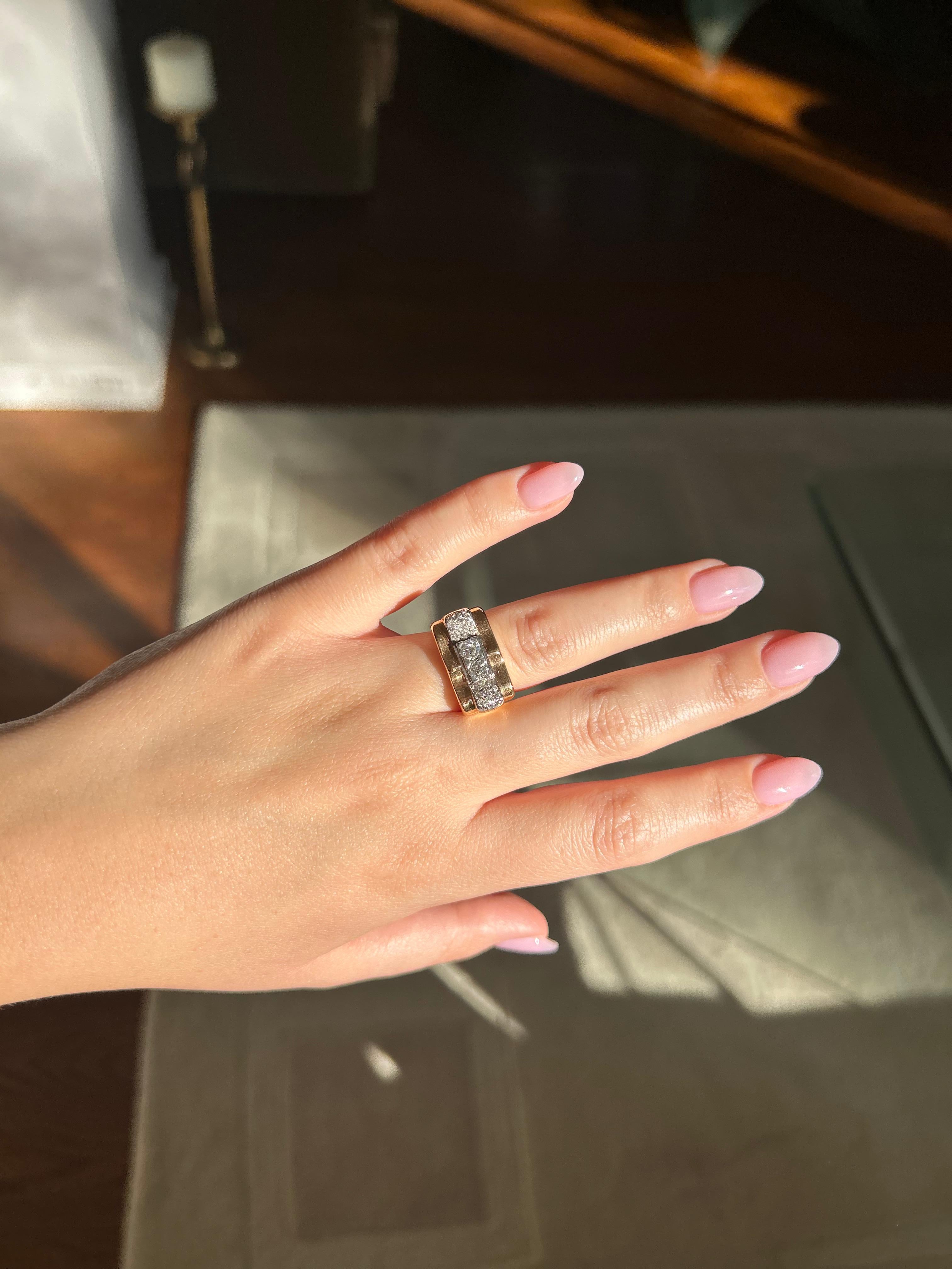 Taille vieille Europe Bague Tank en or jaune 18K et platine 950 diamants inspirée de l'Art of Vintage en vente
