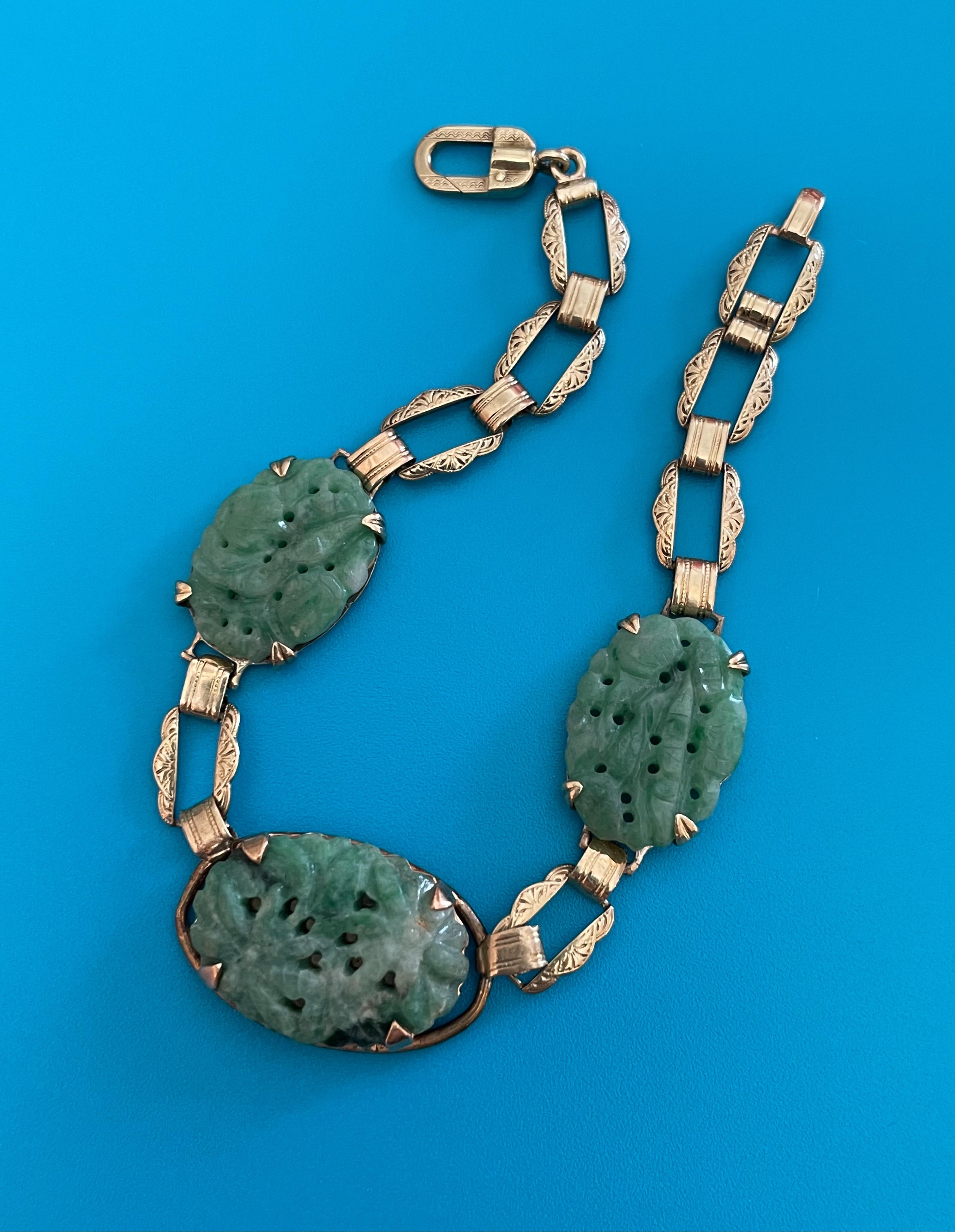 Women's Vintage Art Deco Jadeite Jade Medallion 14 Karat Yellow Gold Link Bracelet For Sale