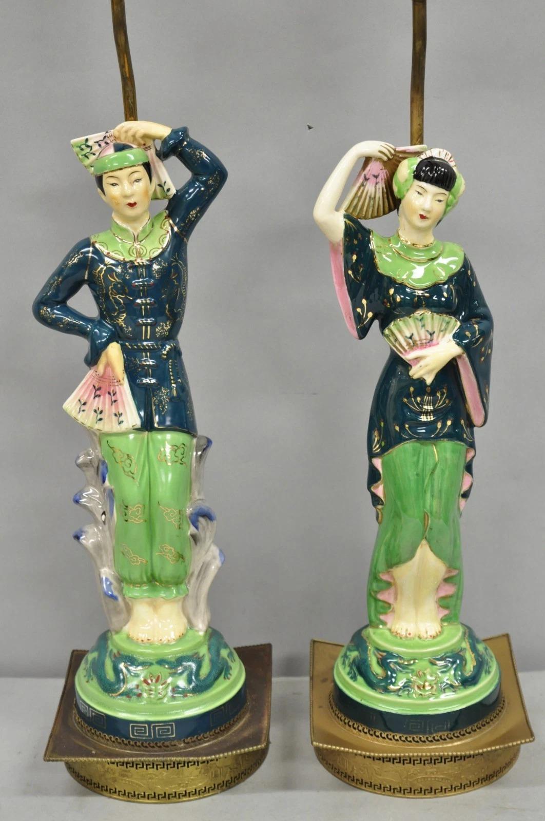 Art déco Lampes de table vintage Art Deco japonaise figurative homme et femme en porcelaine Greene Green - Paire en vente