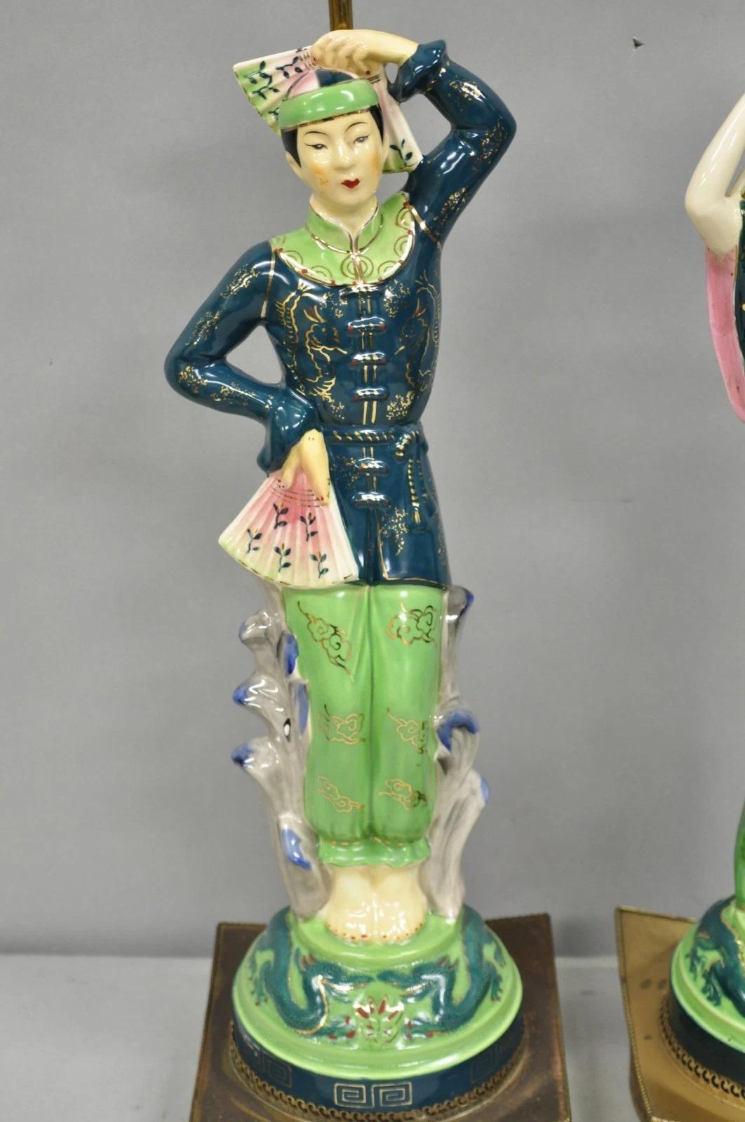 Inconnu Lampes de table vintage Art Deco japonaise figurative homme et femme en porcelaine Greene Green - Paire en vente