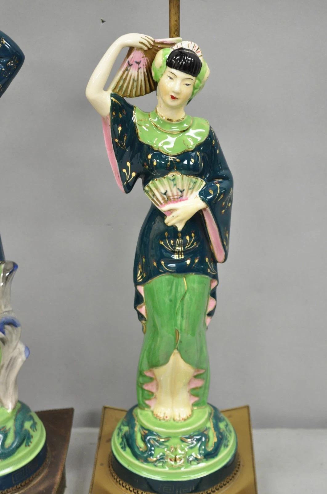 Lampes de table vintage Art Deco japonaise figurative homme et femme en porcelaine Greene Green - Paire Bon état - En vente à Philadelphia, PA