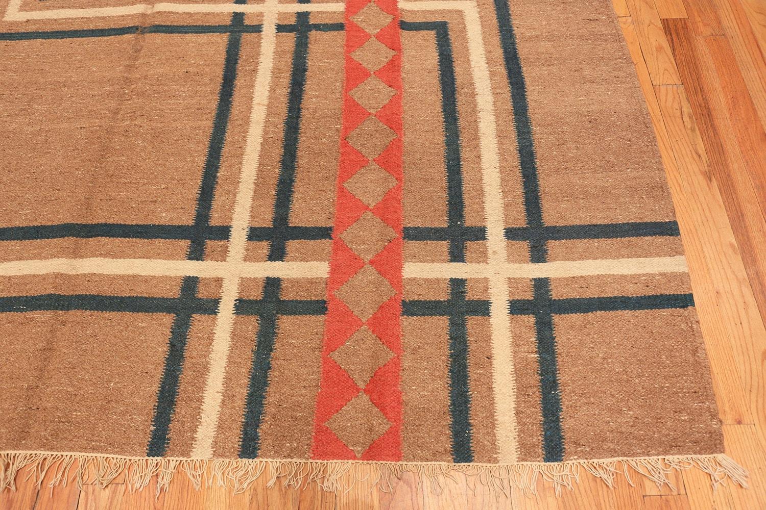 Hand-Woven Vintage Art Deco Kilim from India. Size: 9 ft x 11 ft 8 in  For Sale