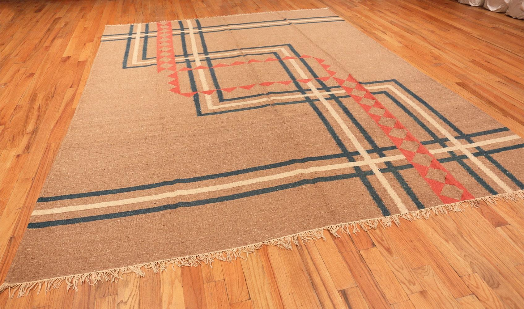 Vintage Art Deco Kilim from India. Size: 9 ft x 11 ft 8 in  In Excellent Condition For Sale In New York, NY