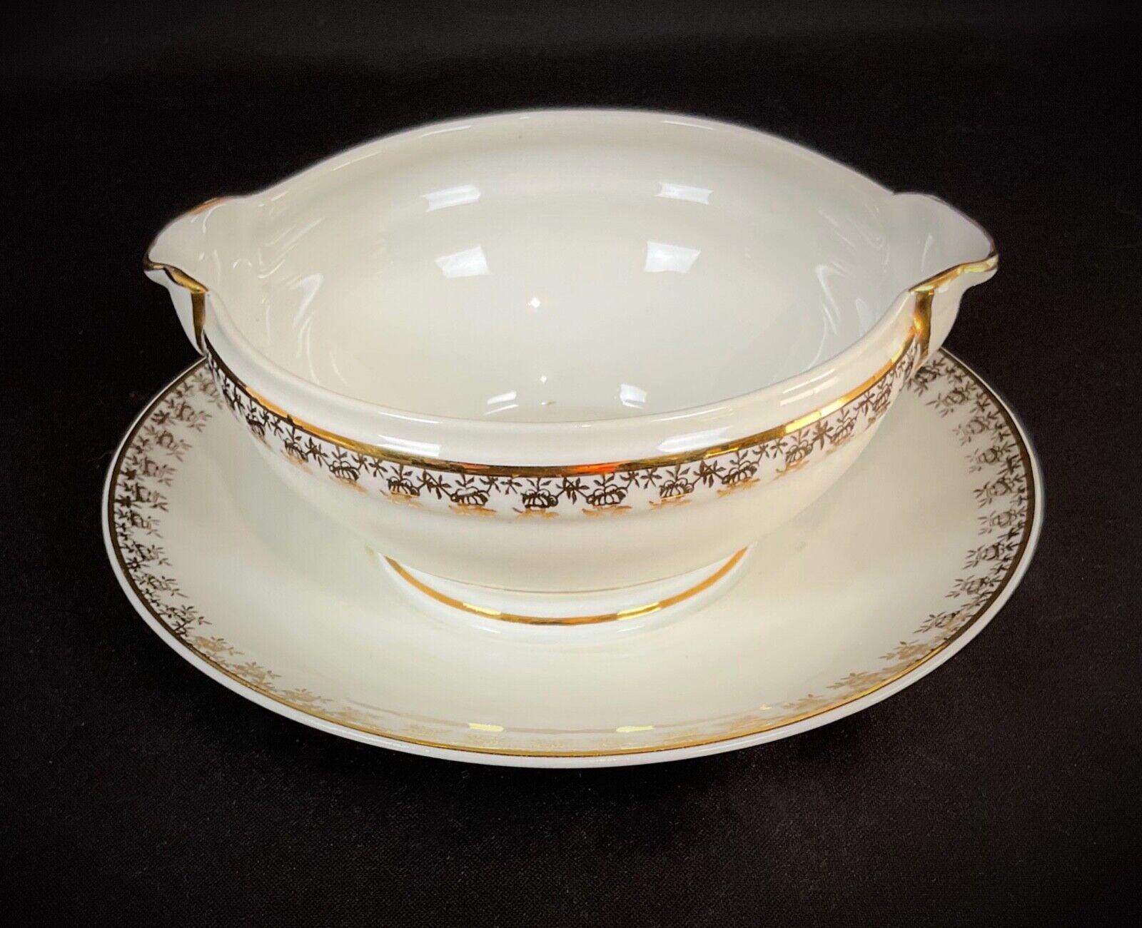 Vintage Art Deco Limoges Porcelain Sauce Boat with Gold Trim by D.R.B - 2Y447 For Sale 3