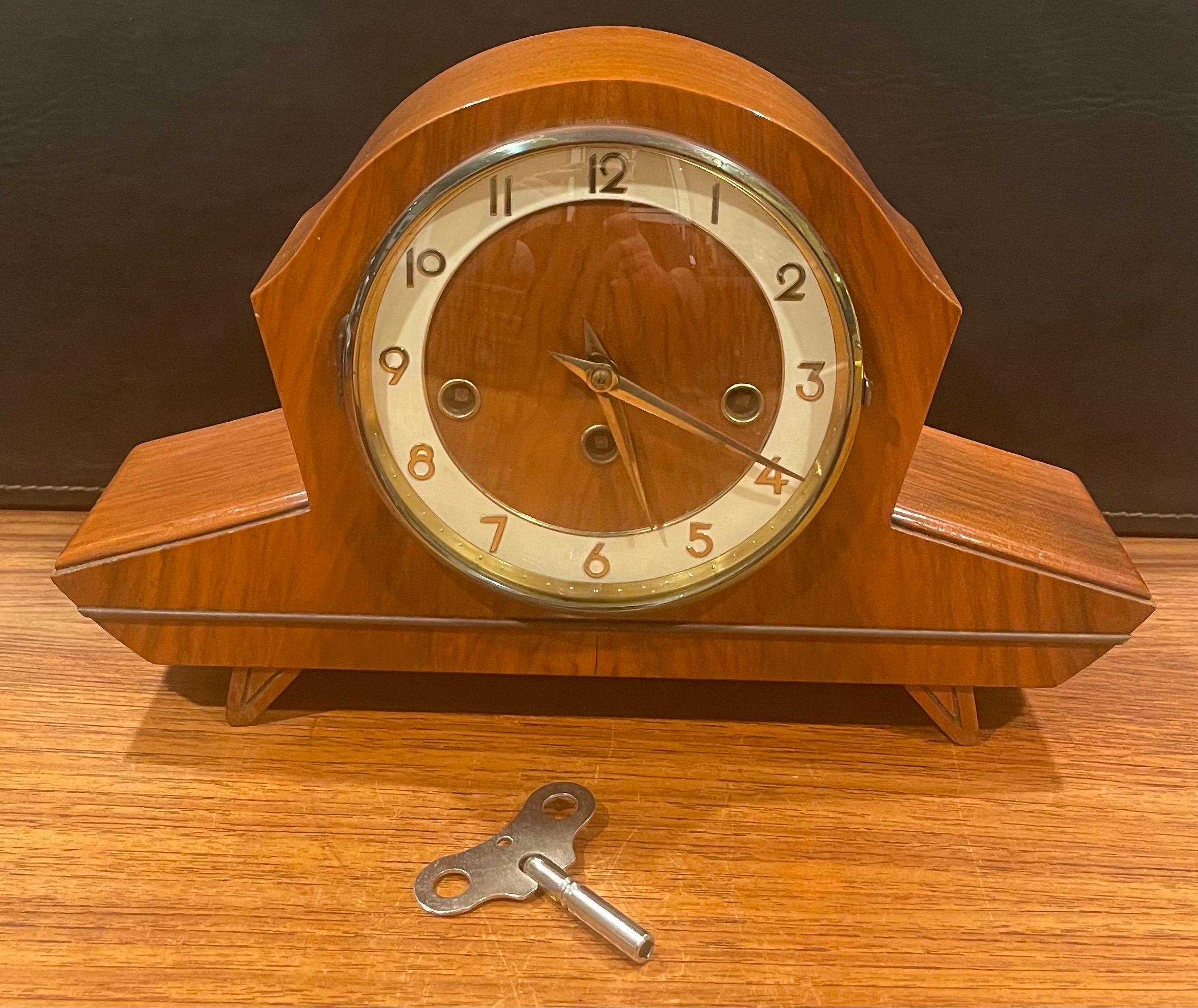 Glass Vintage Art Deco Mantel Clock For Sale