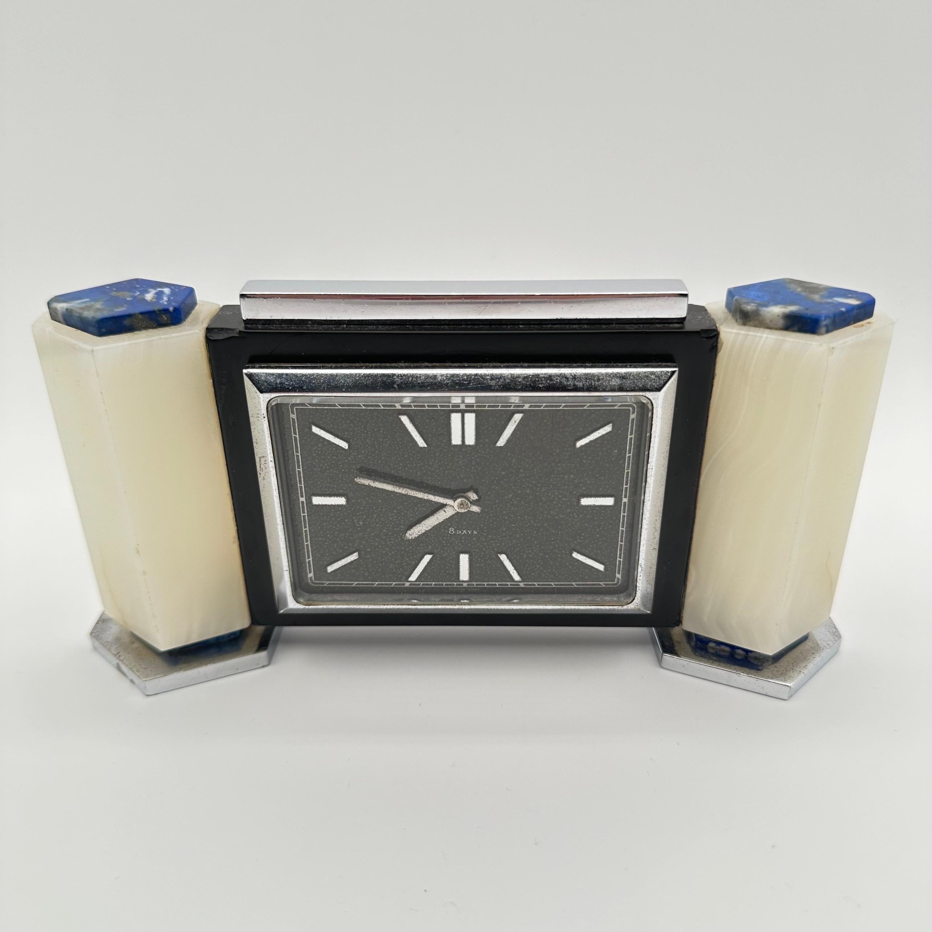 Art Déco Orologio da tavolo d'epoca Art Deco con lapislazzuli, onice bianco e cromo, inglese in vendita