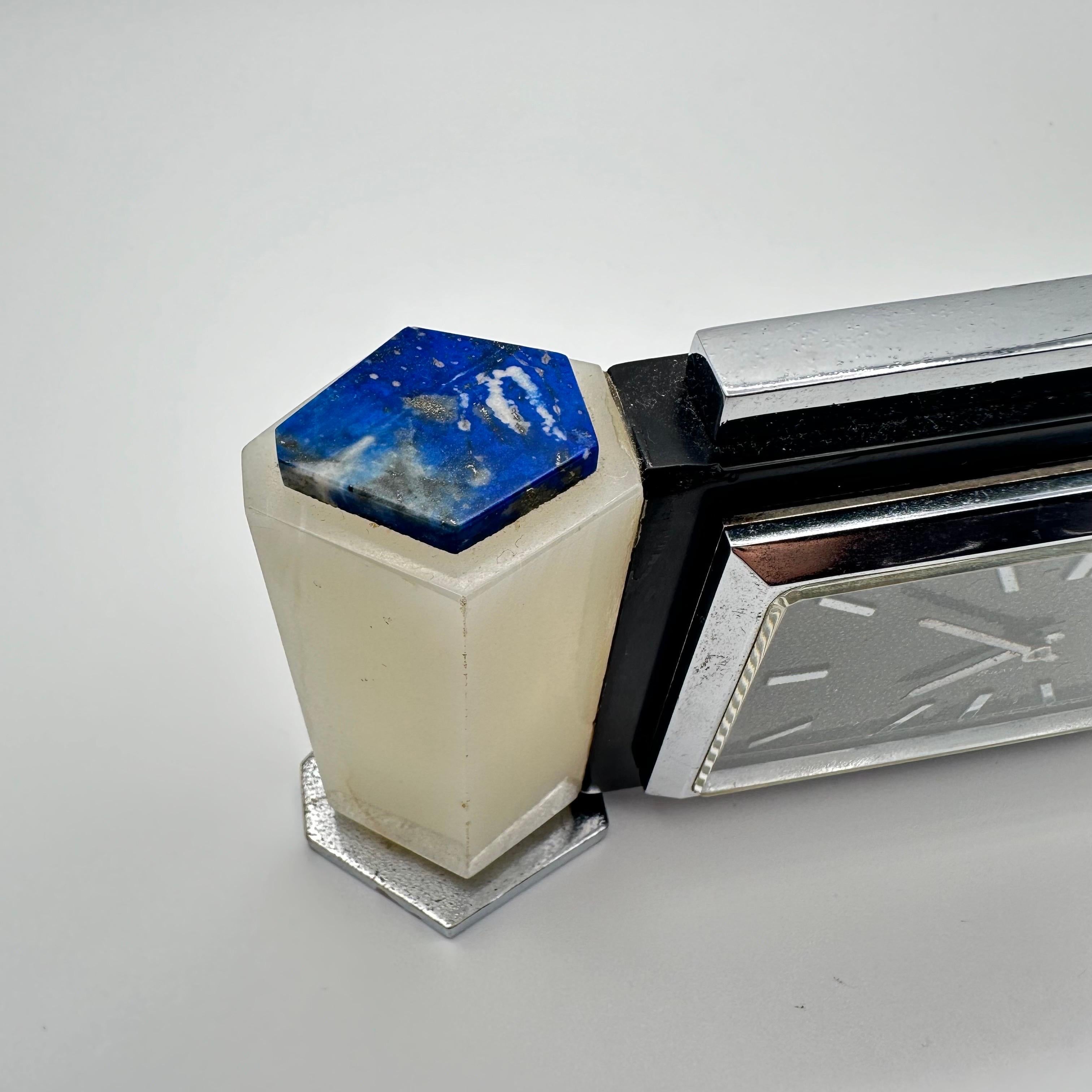 Lapislazzuli Orologio da tavolo d'epoca Art Deco con lapislazzuli, onice bianco e cromo, inglese in vendita