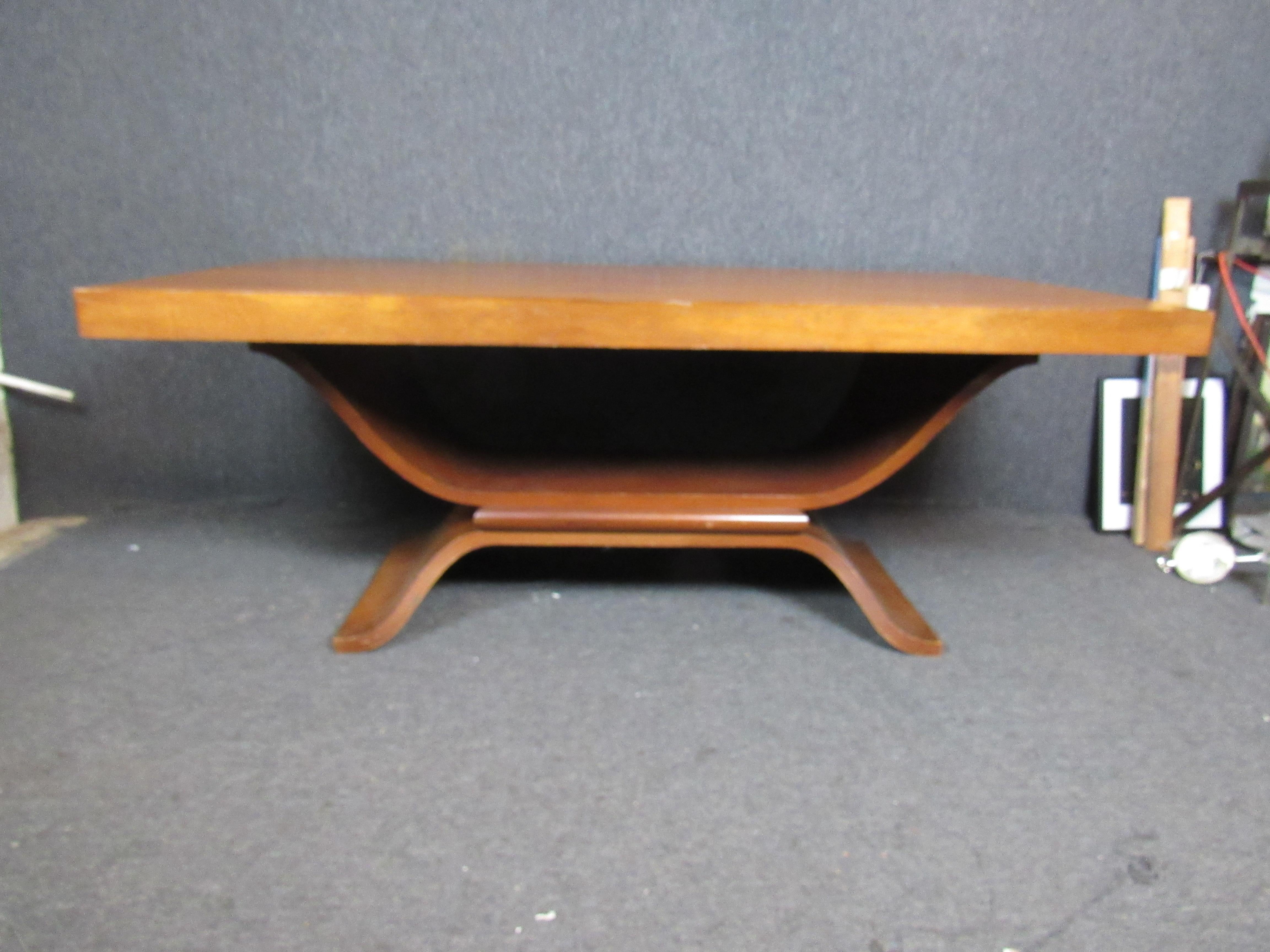 20th Century Vintage Art Deco Dining Table For Sale