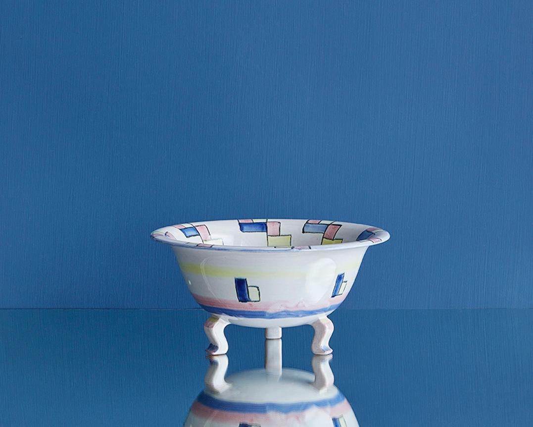 Margarete Heymann-Loebenstein
Deutschland, 1930er Jahre

Keramische Art Deco Schale.

Margarete Heymann (1899-1990) studierte ab 1920 an der Kunsthochschule Bauhaus in Weimar. Sie weigerte sich, der Forderung von Walter Gropius nachzukommen,
