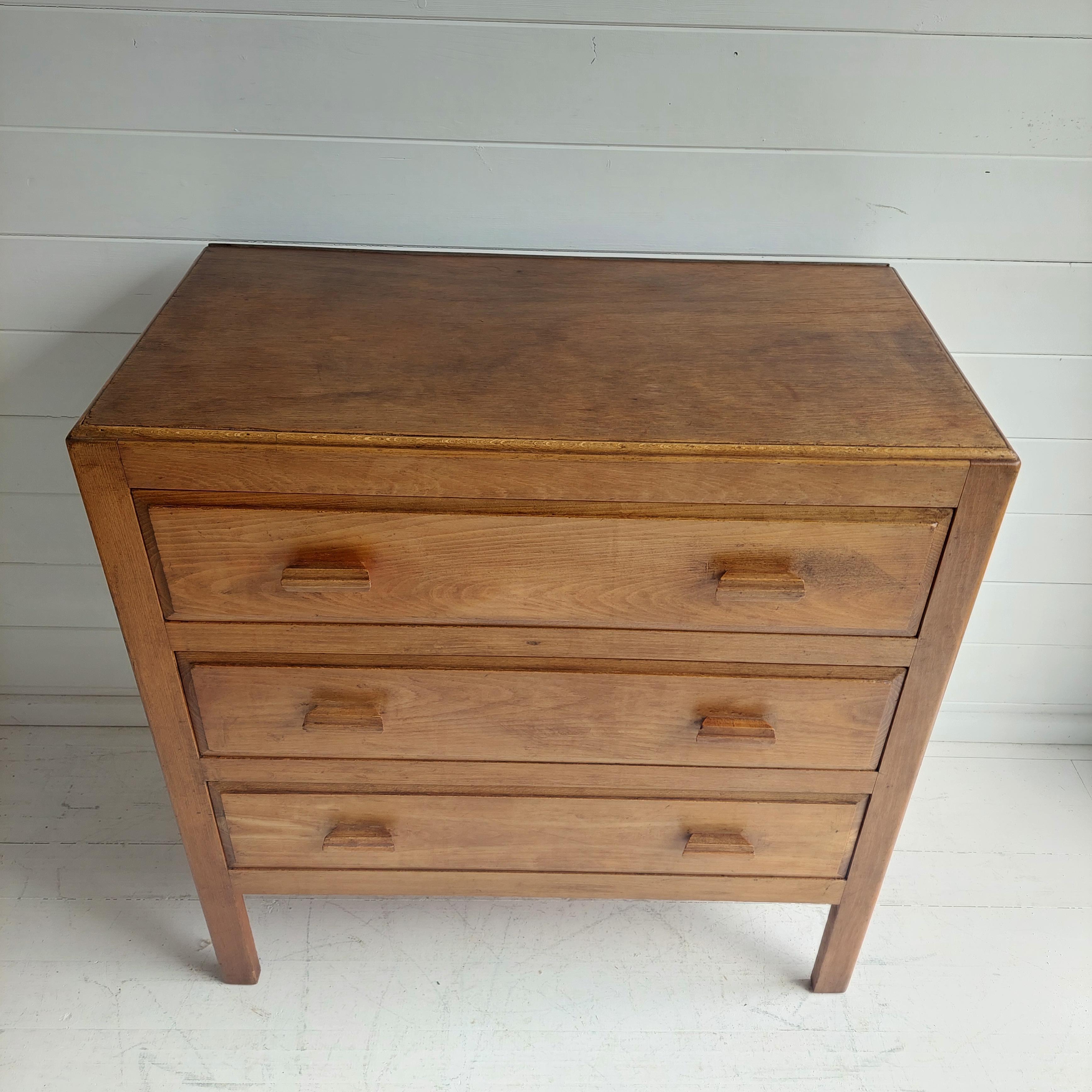 Vintage Art Deco Mid Century 1930-40s Heals Style Chest of Drawers In Good Condition In Leamington Spa, GB