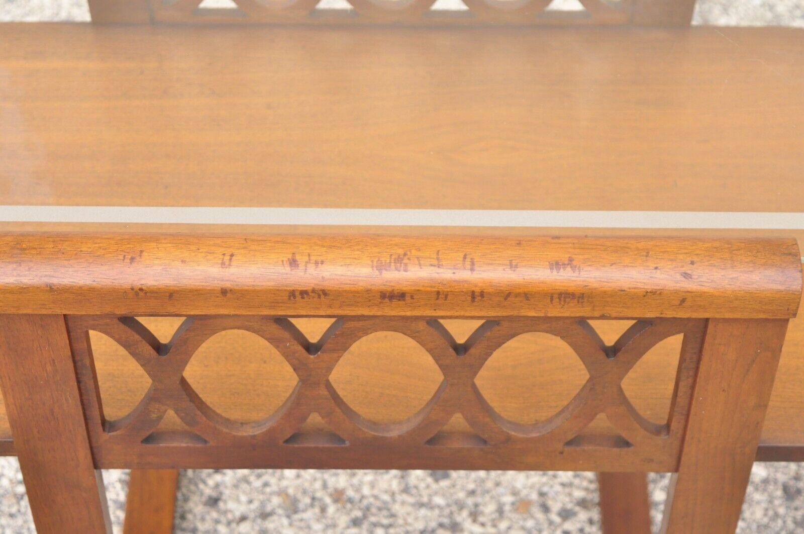 Ensemble de tables basses vintage Art Déco en acajou et verre du milieu du siècle par Superior, 3 pièces en vente 1