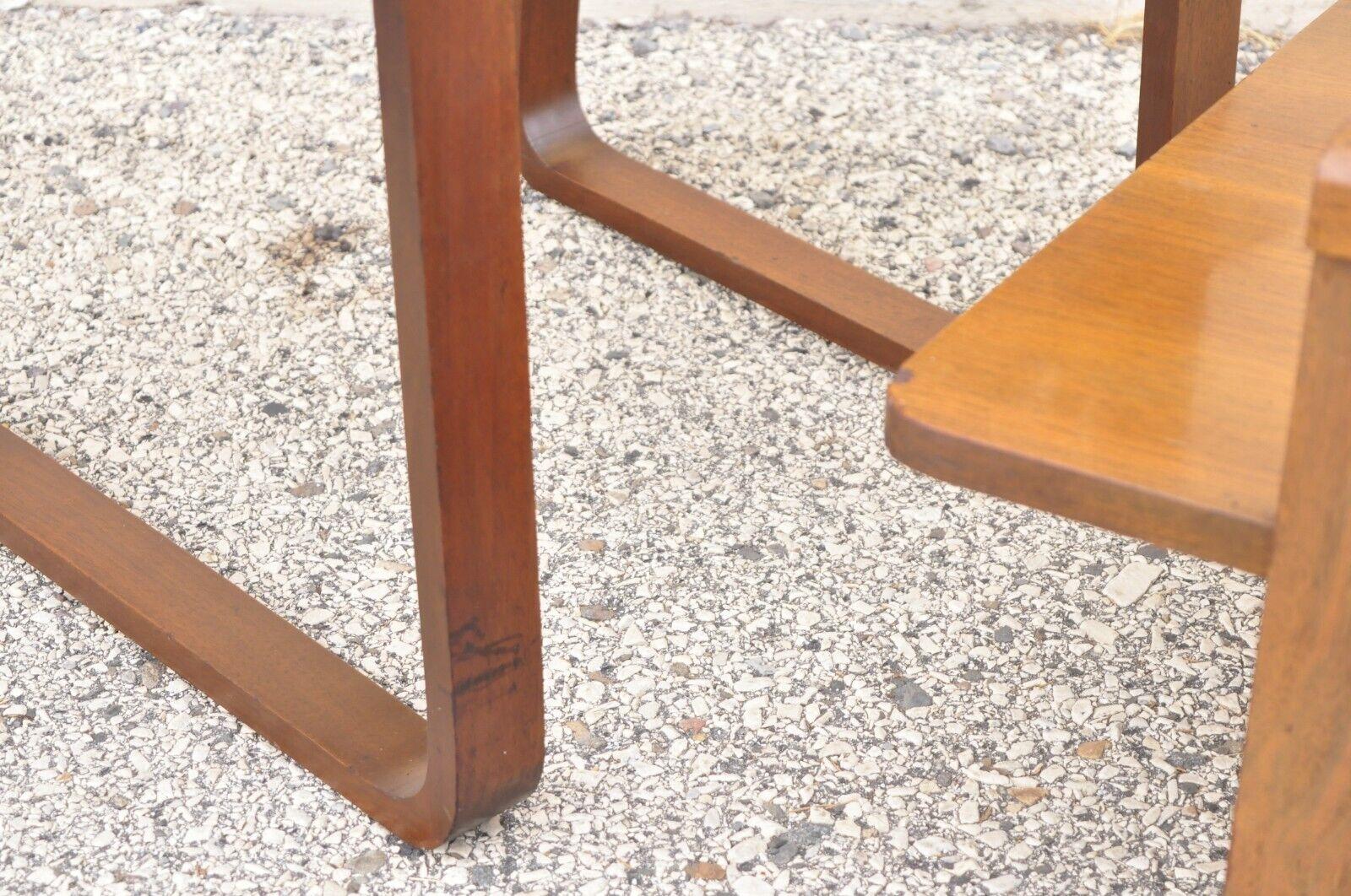 Ensemble de tables basses vintage Art Déco en acajou et verre du milieu du siècle par Superior, 3 pièces en vente 2