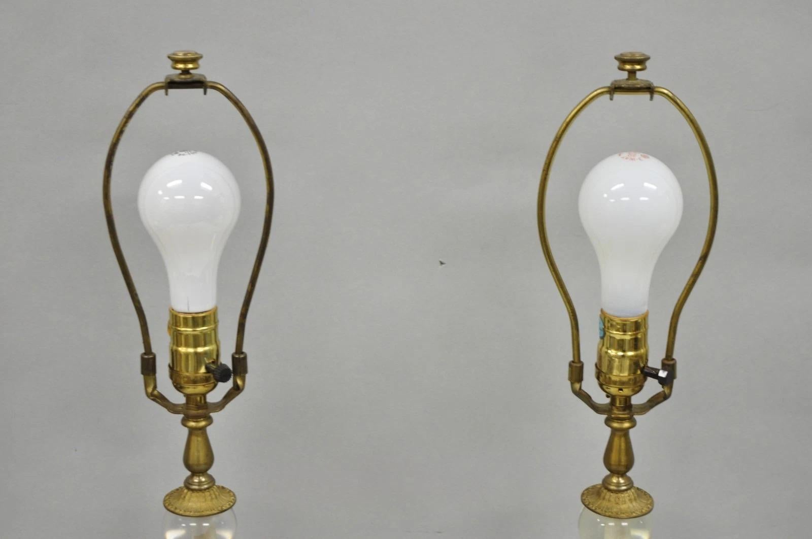 20th Century Vintage Art Deco Mid Century Modern Acrylic Lucite Stacked Ball Table Lamps Pair For Sale
