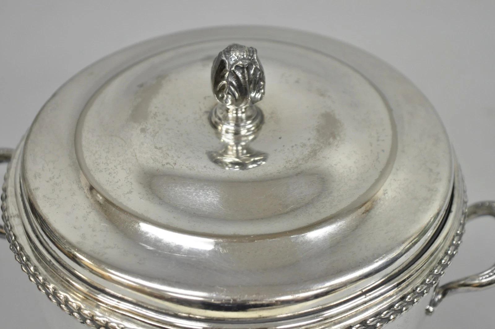 20ième siècle Vintage Art Deco Modern Silver Plated Lidded Ice Bucket w/ 