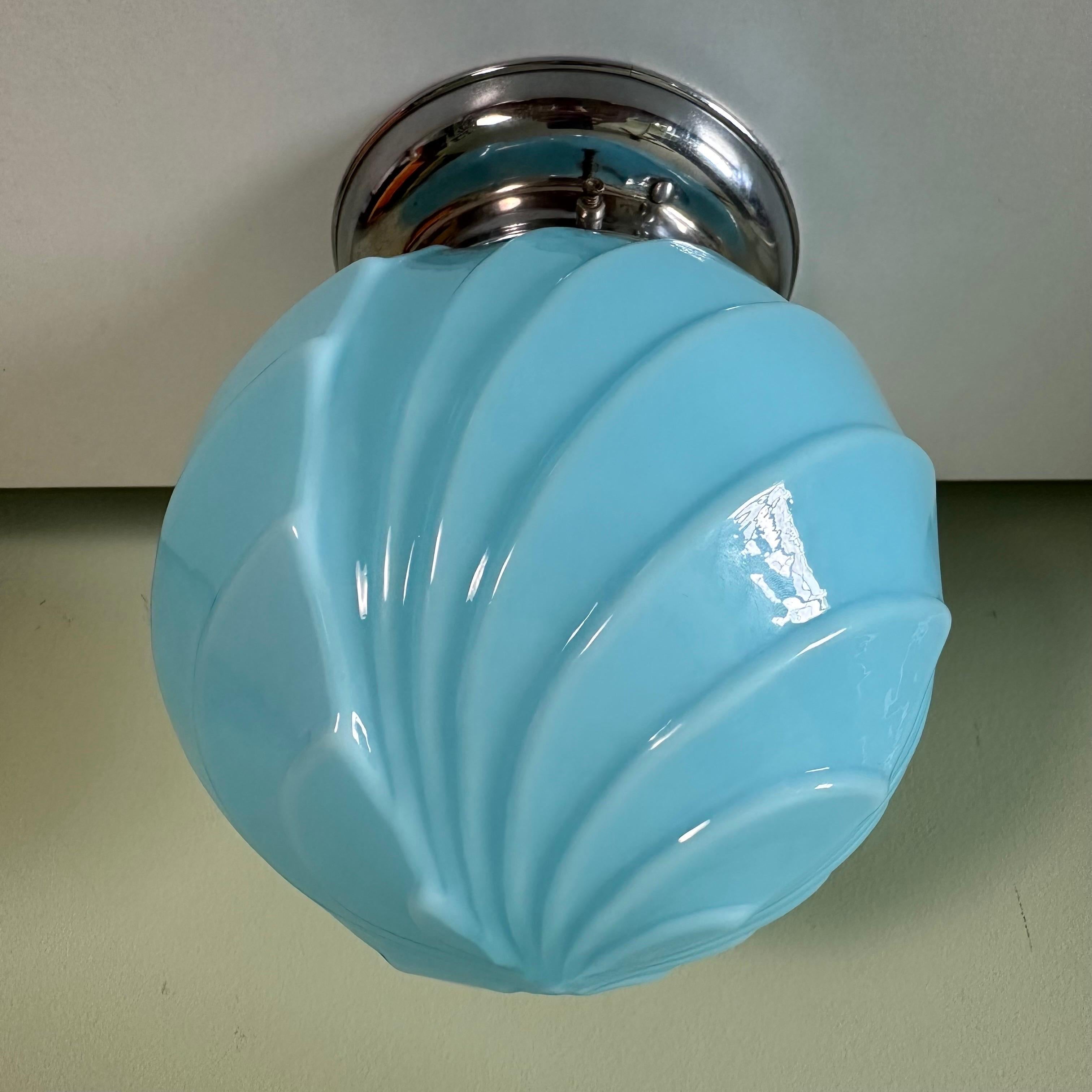 Français Plafonnier encastré Art Déco Moderniste Bleu Baby Blue en vente