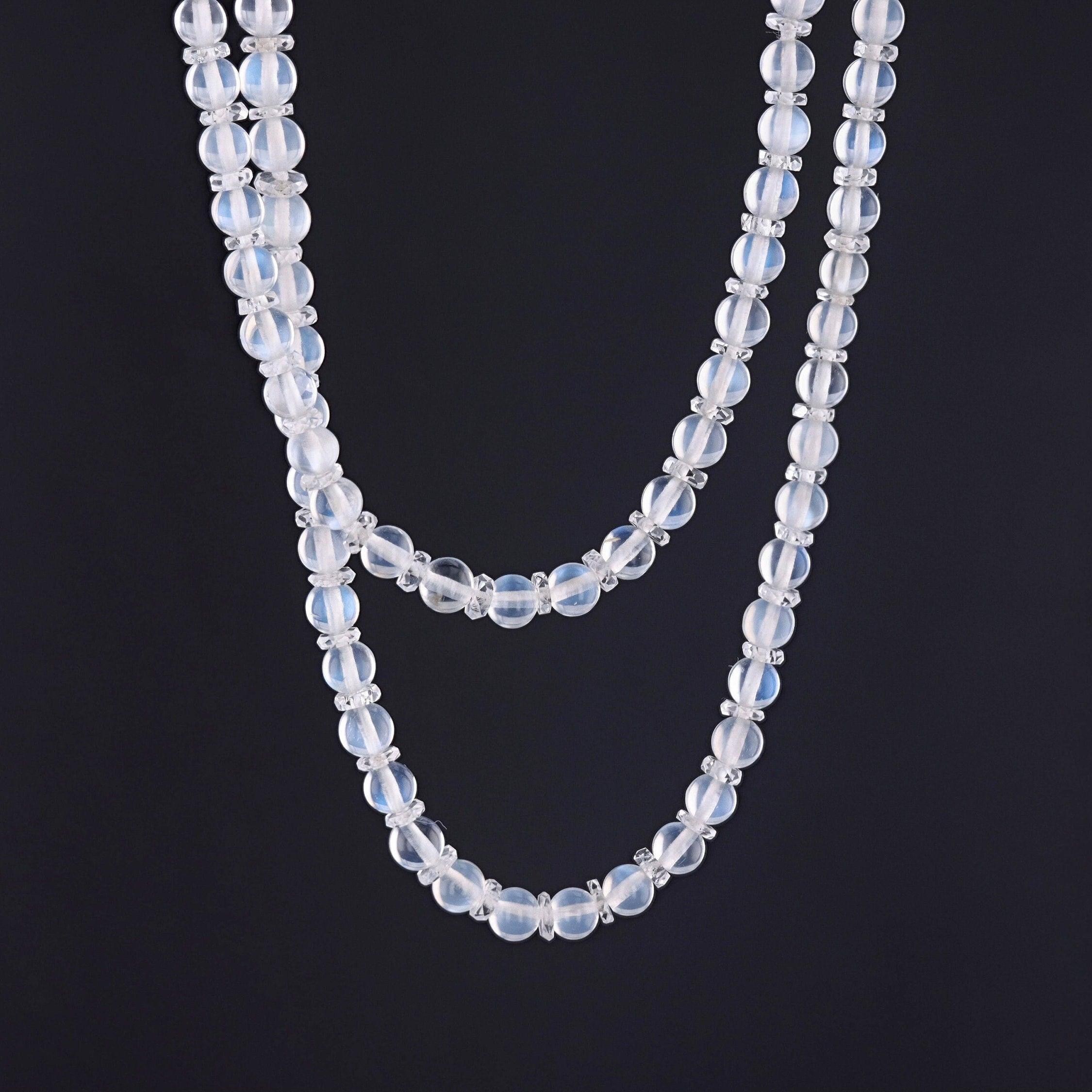 Vintage Art Deco Moonstone Bead Necklace In Good Condition For Sale In Lewisburg, PA