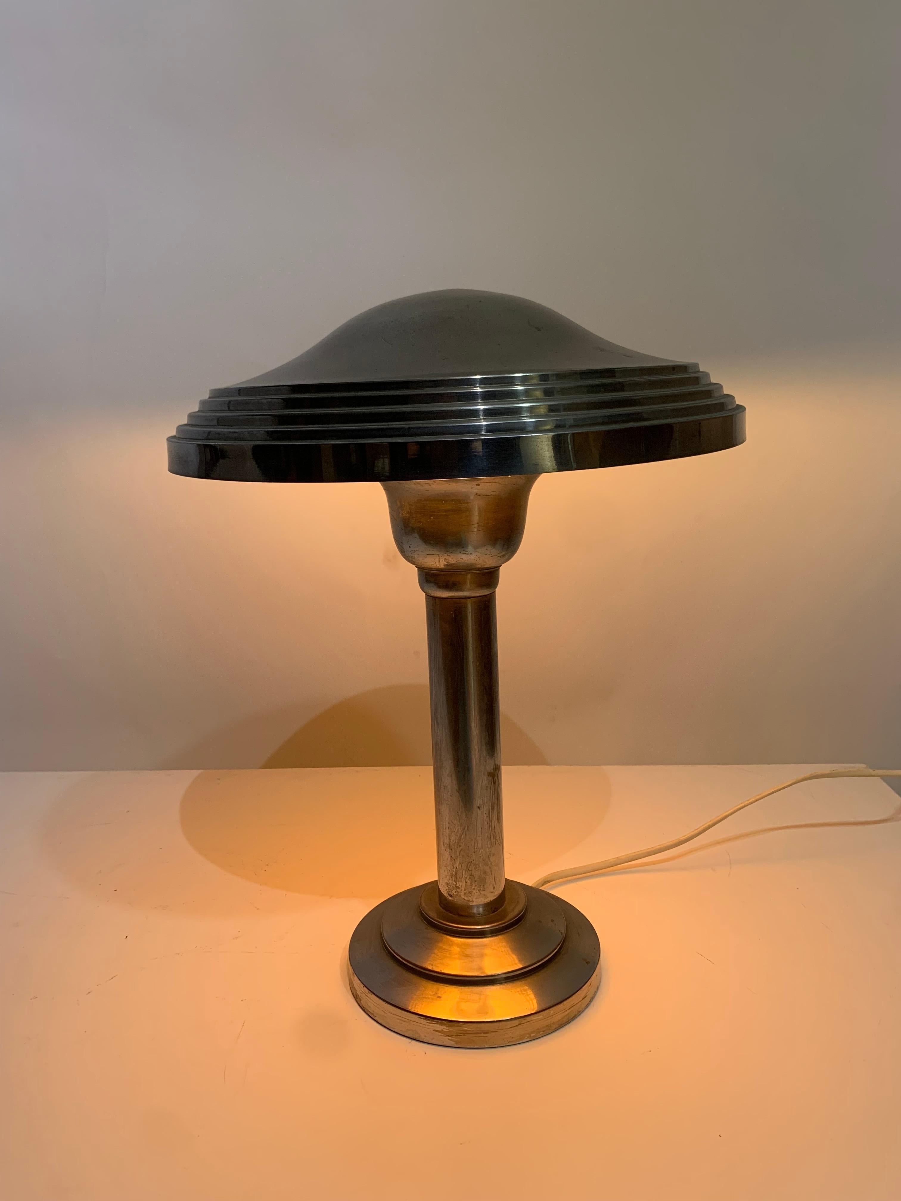 Art Deco Vintage Art-Deco mushroom shape chromed table lamp