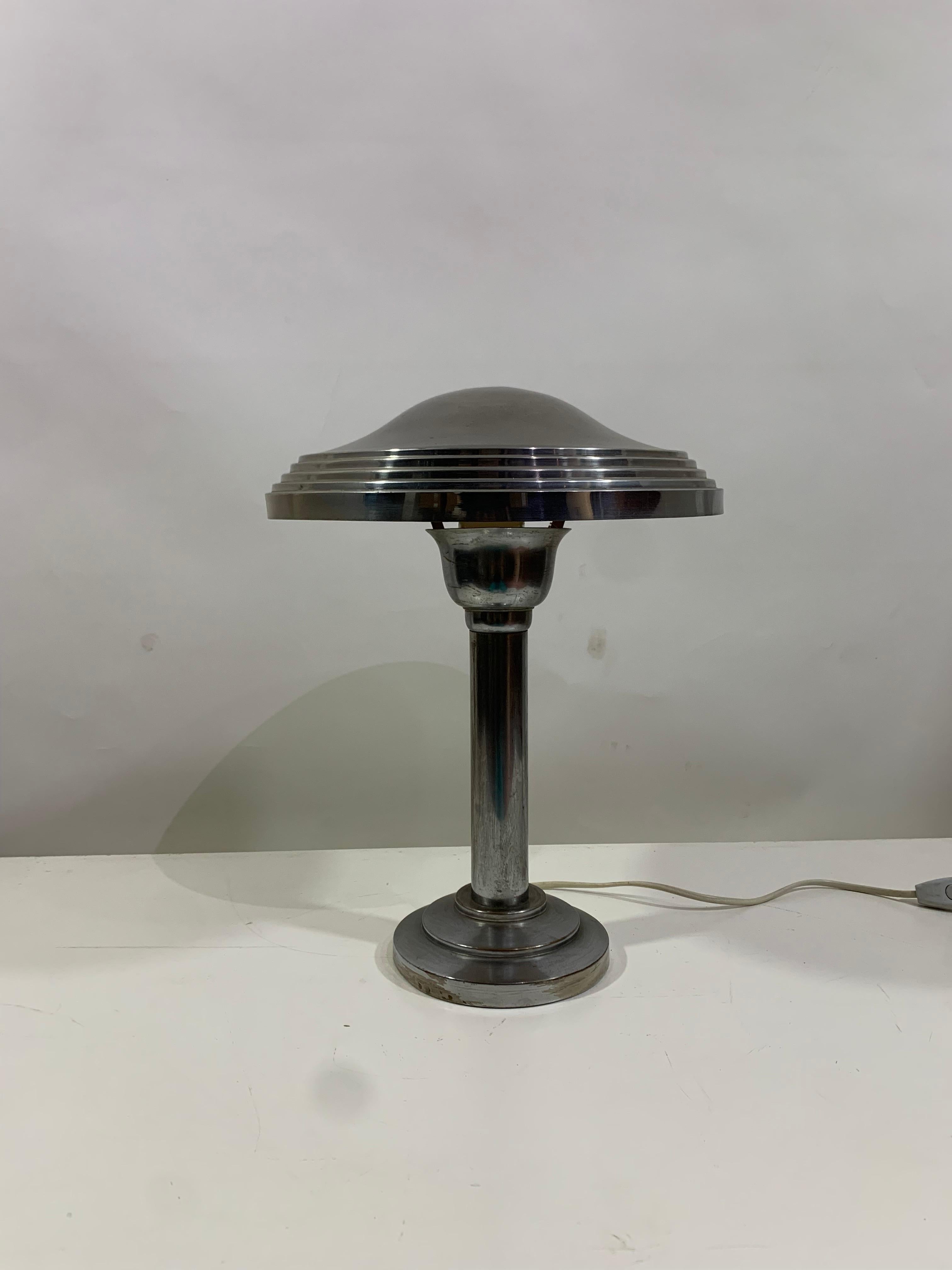 Steel Vintage Art-Deco mushroom shape chromed table lamp