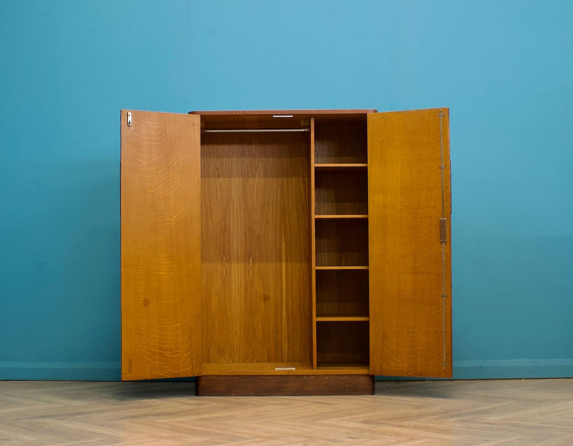 Art Déco Armadio compatto in Oak d'epoca Art Deco, anni 30 in vendita