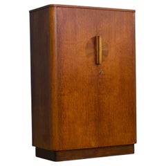 Kleiderschränke und Kommoden des Art déco