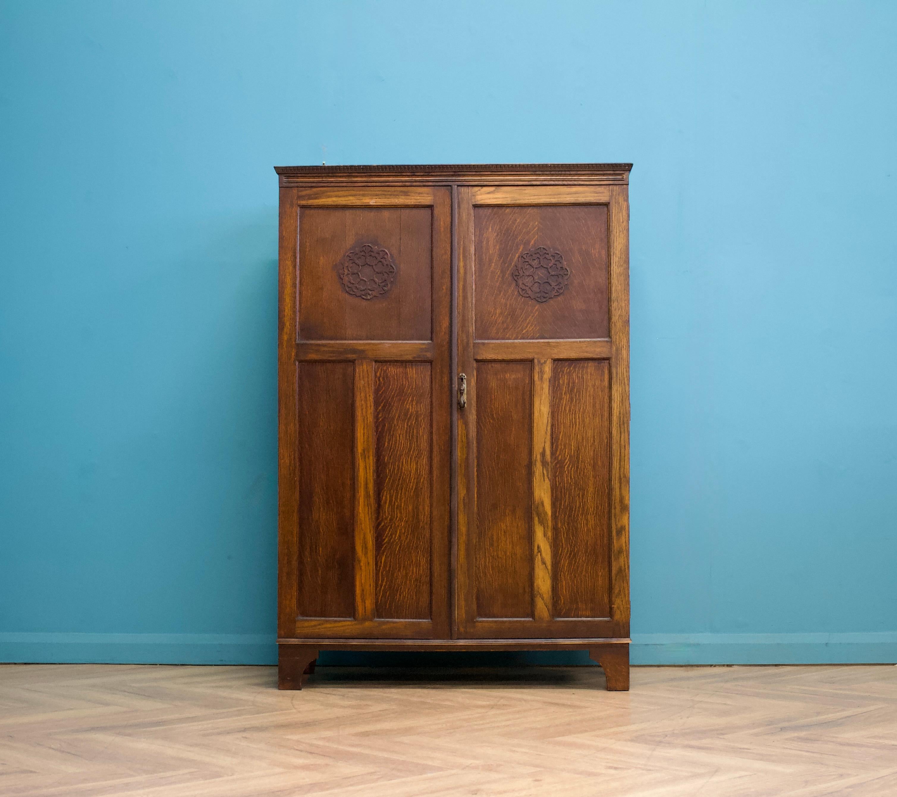 Art déco Armoire compacte Art Déco en chêne, années 1920 en vente