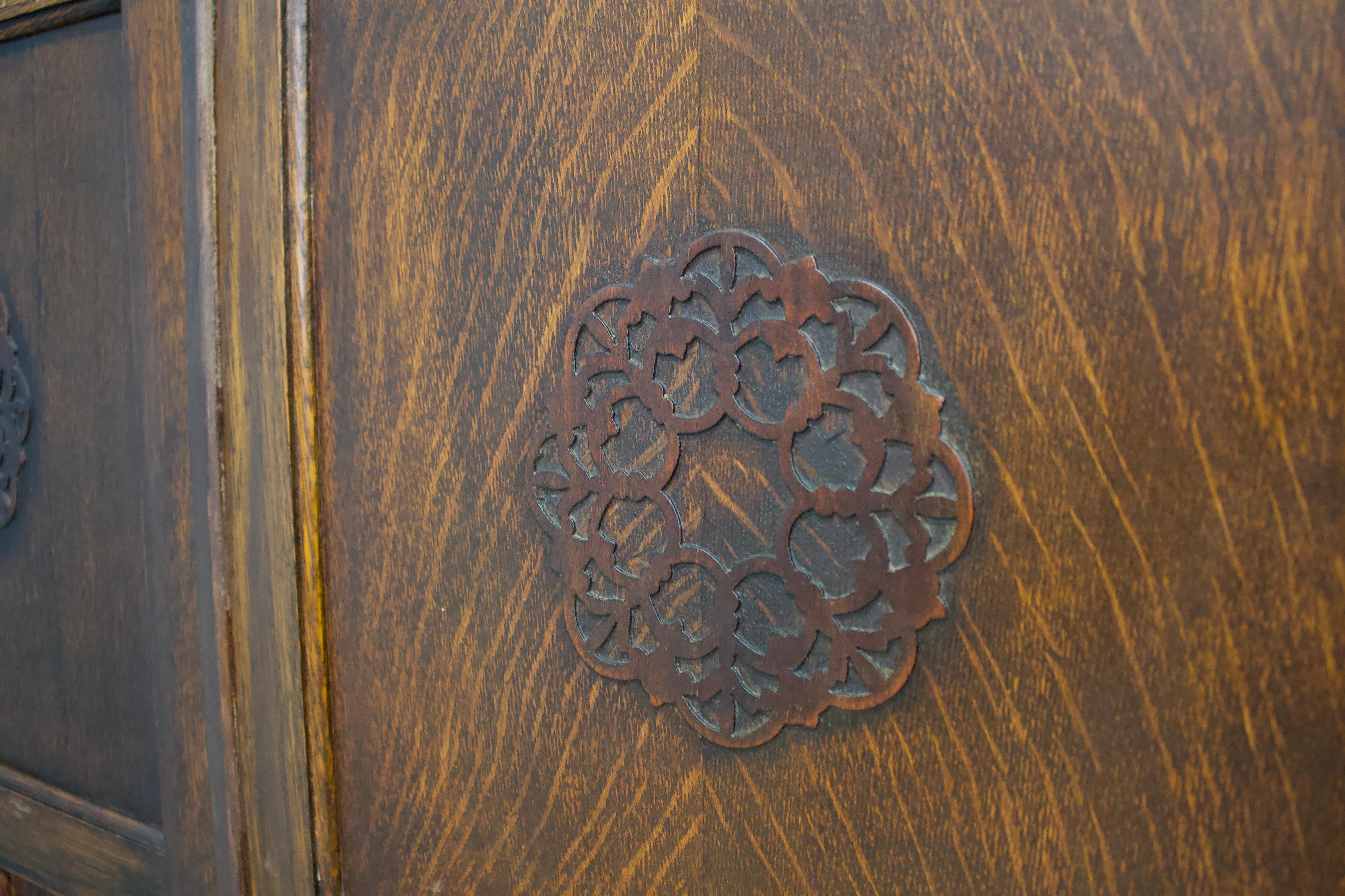 Armoire compacte Art Déco en chêne, années 1920 Bon état - En vente à South Shields, GB