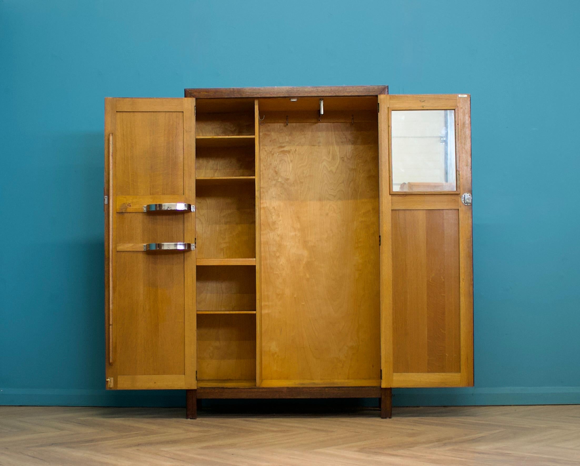 Vintage Art Deco Eiche Compactum Kleiderschrank, 1930er Jahre im Zustand „Gut“ im Angebot in South Shields, GB