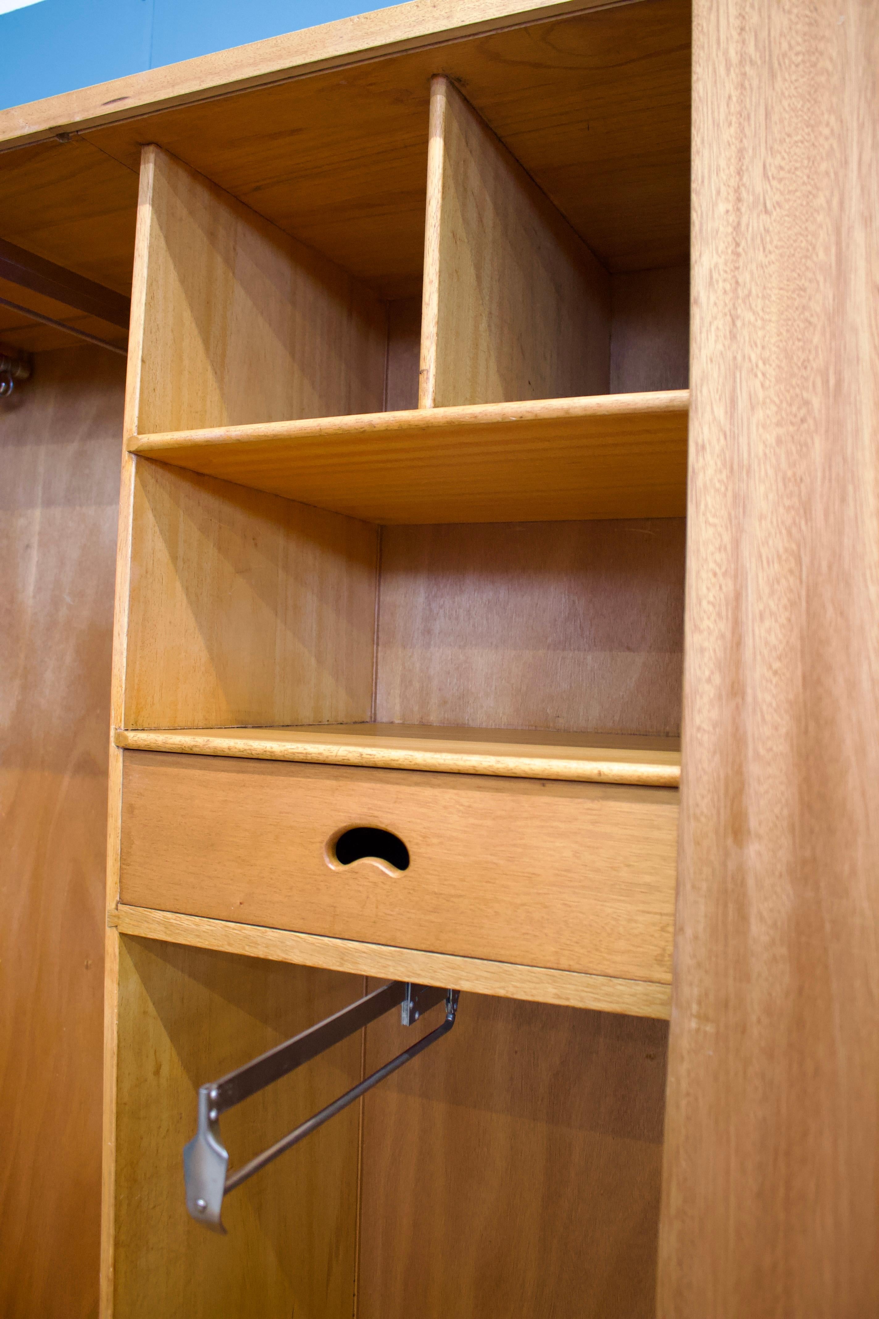 Vintage Art of Vintage Oak Oak Compactum Wardrobe from G Plan (E Gomme), 1930s en vente 3