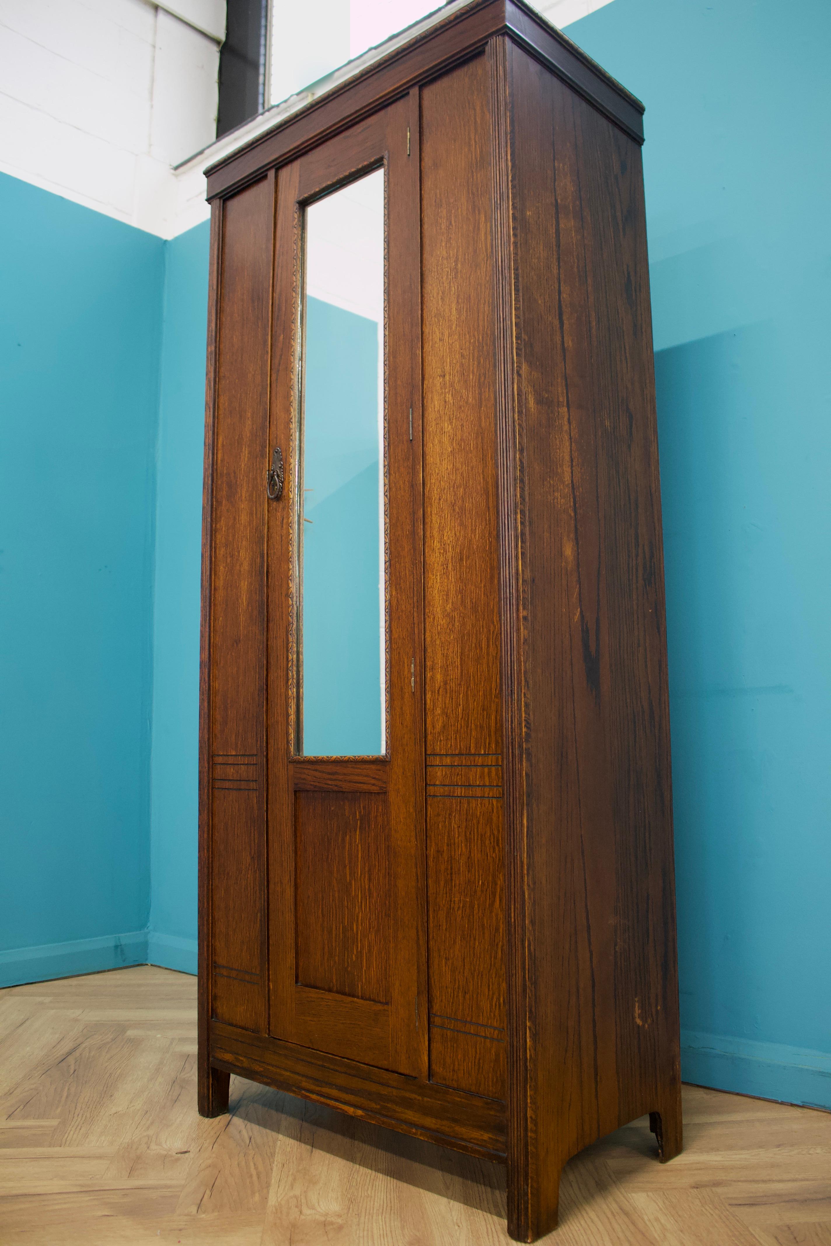 Early 20th Century Vintage Art Deco Oak Hall Robe Cupboard or Wardrobe, 1920s For Sale