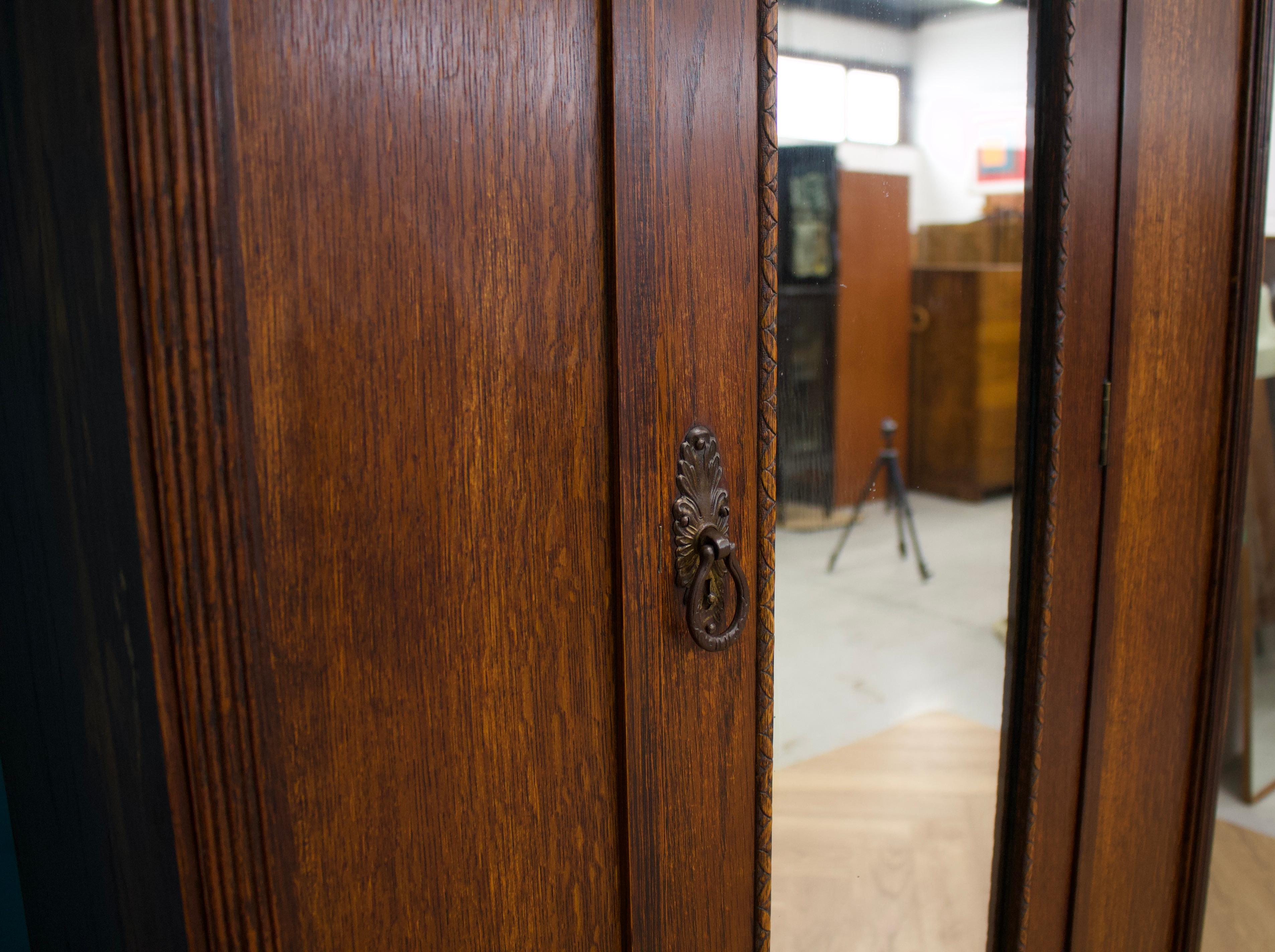 Vintage Art Deco Oak Hall Robe Cupboard or Wardrobe, 1920s For Sale 1