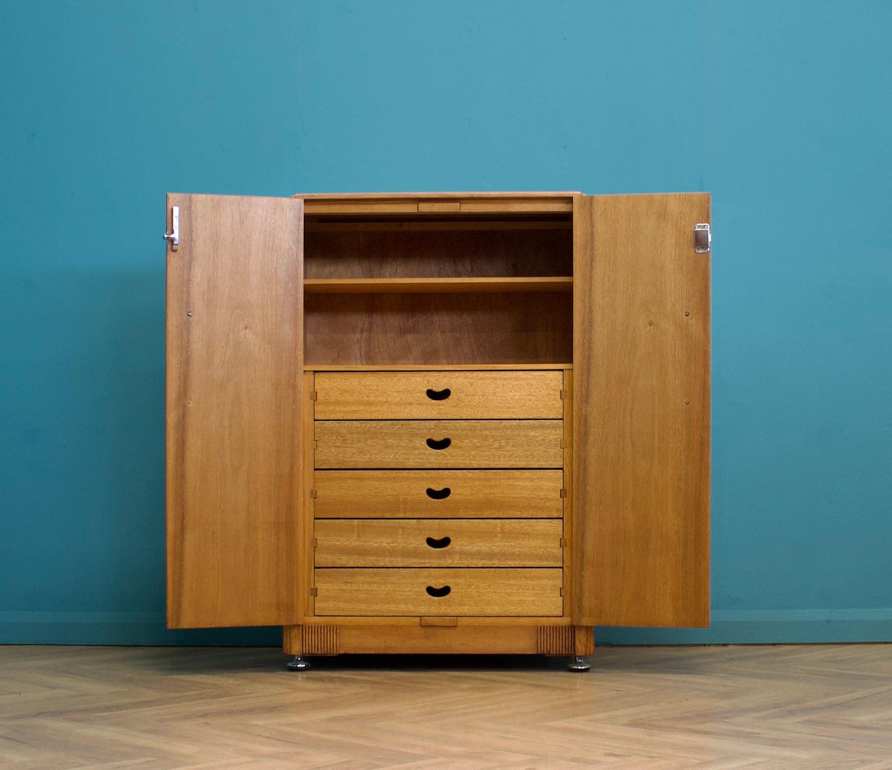 Milieu du XXe siècle Vintage Art Deco Oak Tallboy from G Plan (E Gomme), 1930s en vente