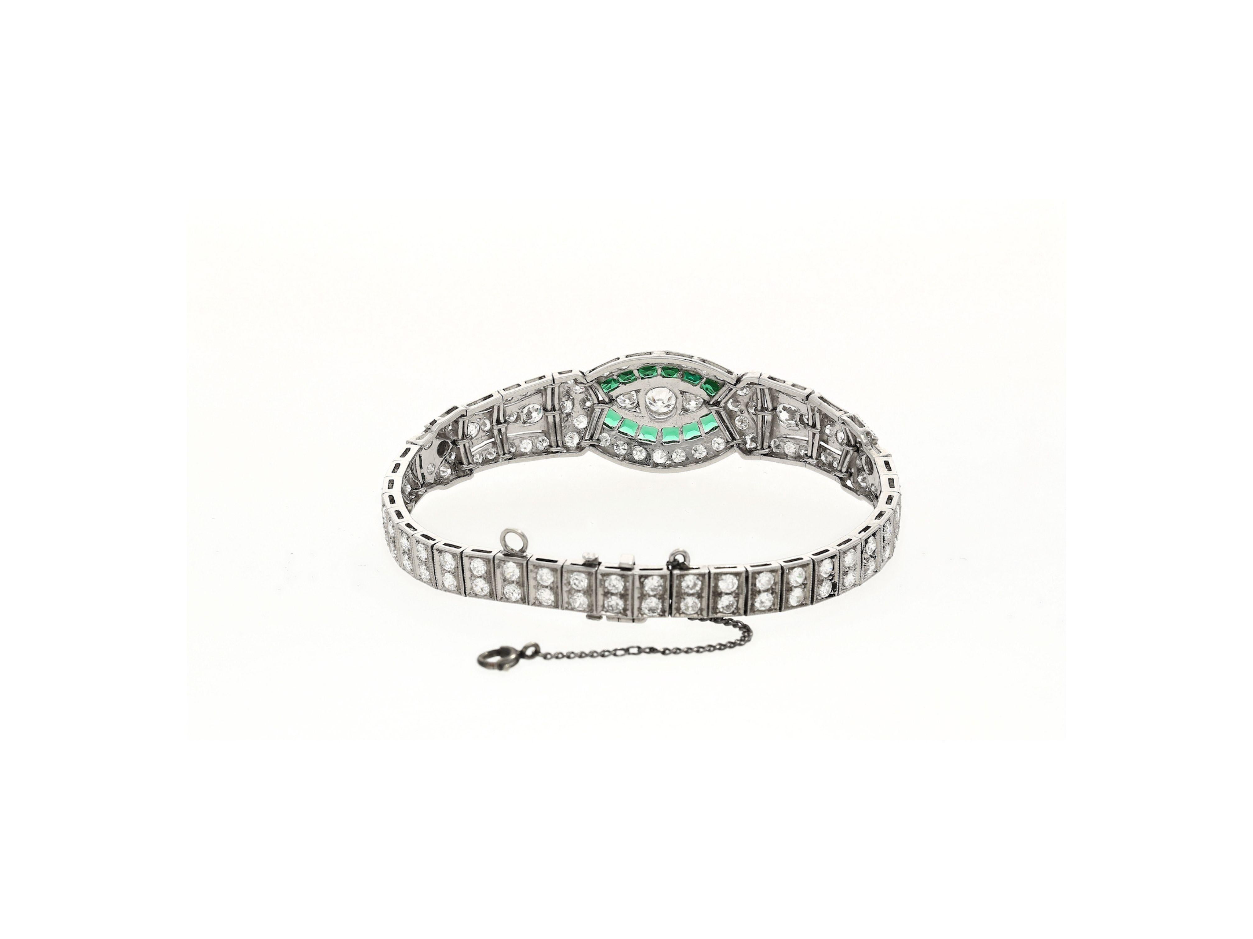 Vintage Art Deco Old Euro Cut Diamond and Emerald Bracelet in Platinum For Sale 3