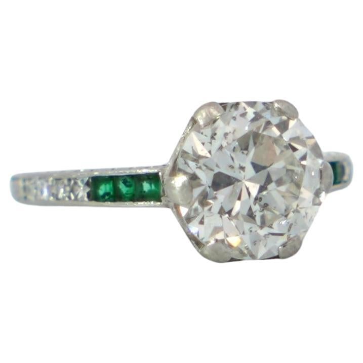 Vintage Art Deco Old European Cut Diamond and Emerald Platinum Engagement Ring For Sale 3