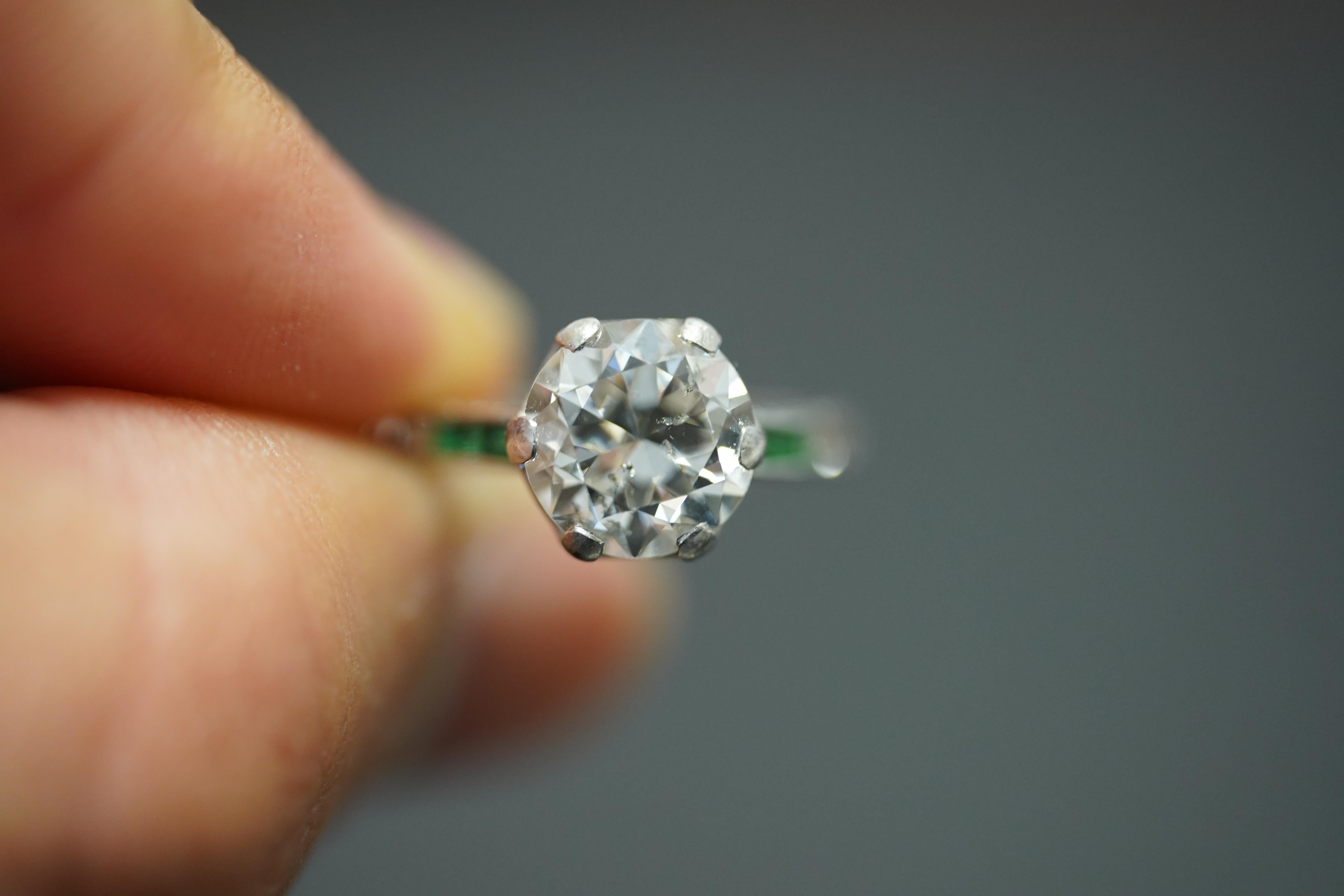 Vintage Art Deco Old European Cut Diamond and Emerald Platinum Engagement Ring For Sale 4