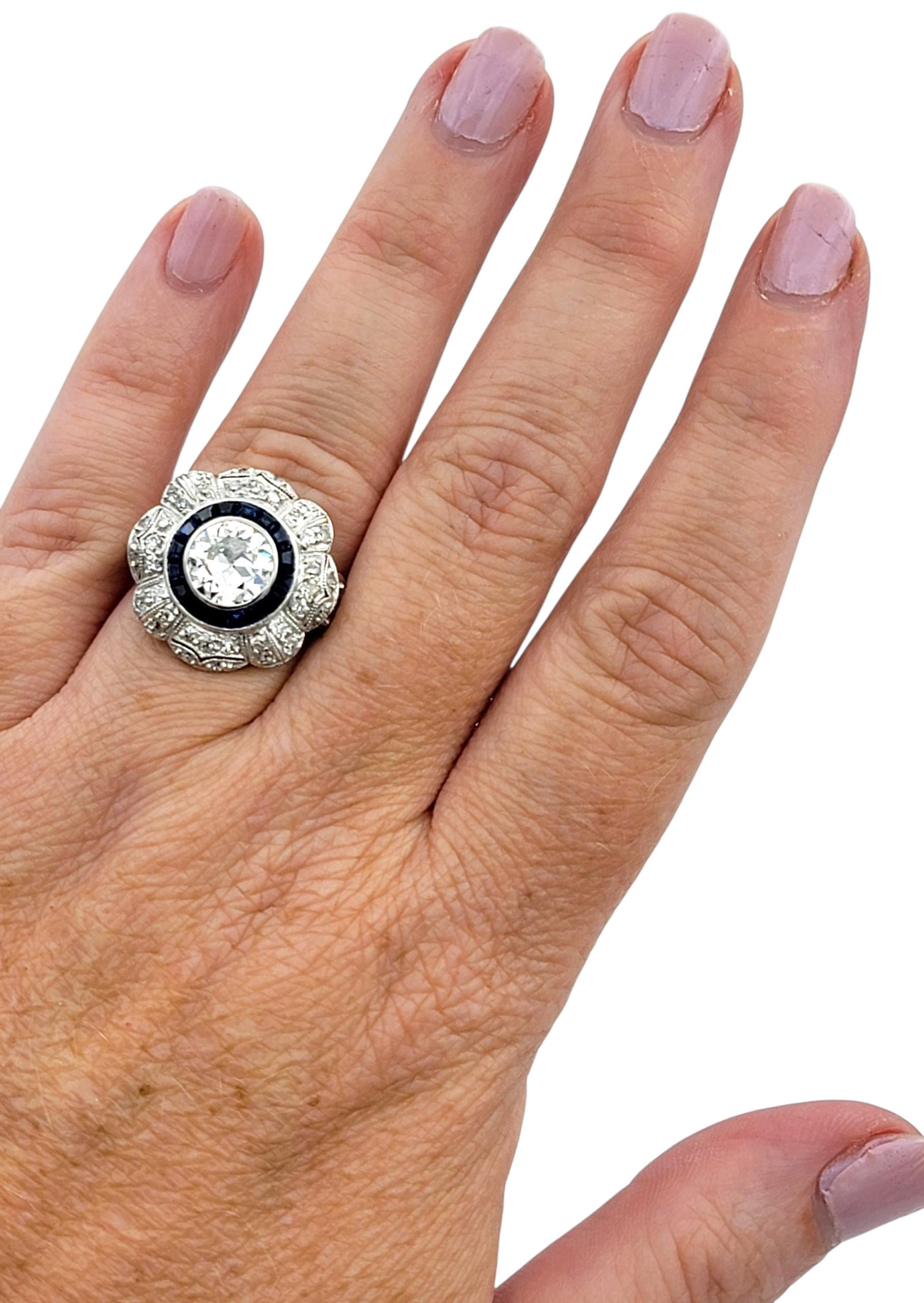 Vintage Art Deco Old European Cut Diamond and Sapphire Flower Ring in Platin im Angebot 1