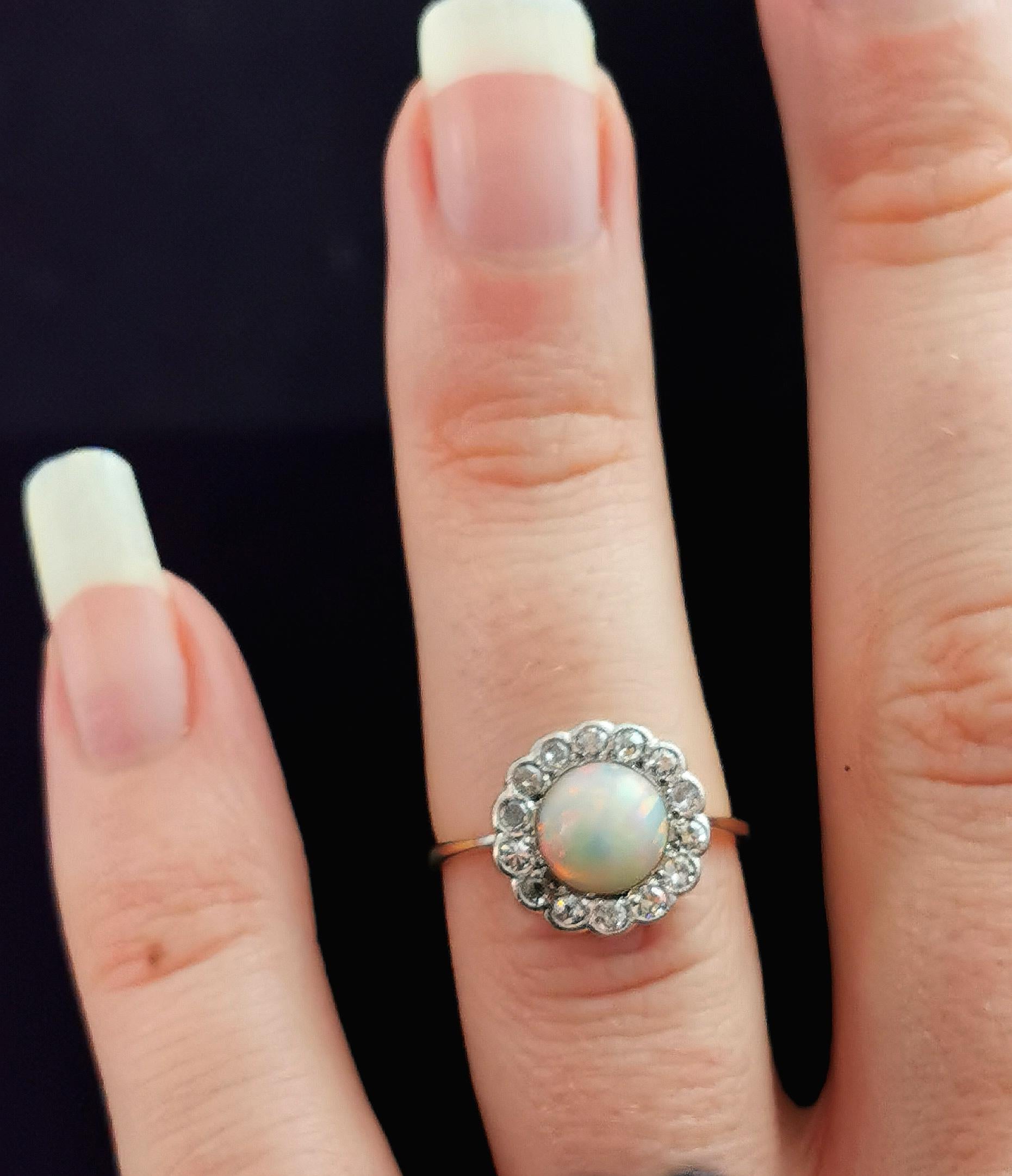 Vintage Art Deco Opal and Diamond cluster ring, 18k gold and Platinum  5