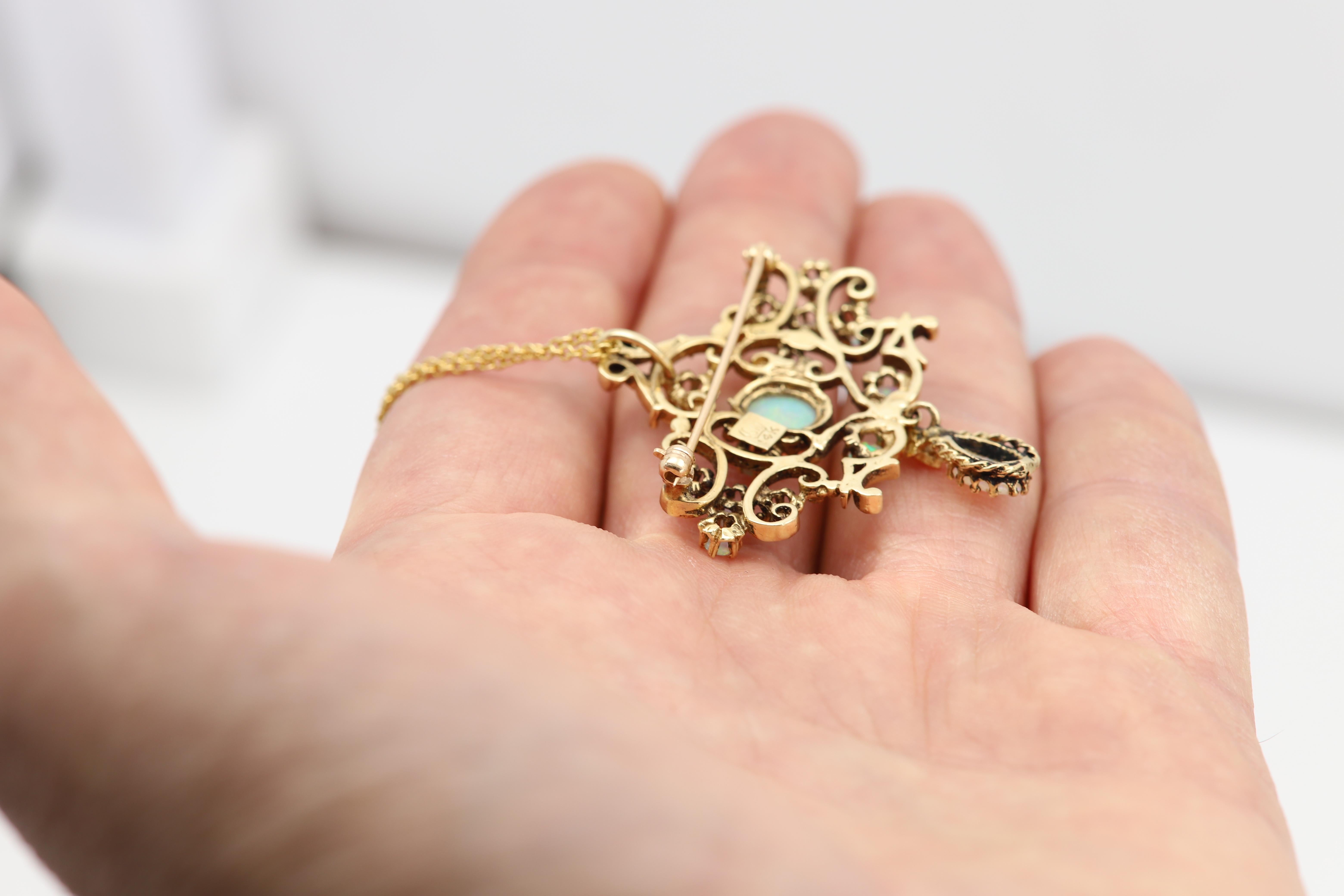 Vintage Art Deco Opal Necklace 14 Karat Gold Brooch pin necklace 1940.'s For Sale 3
