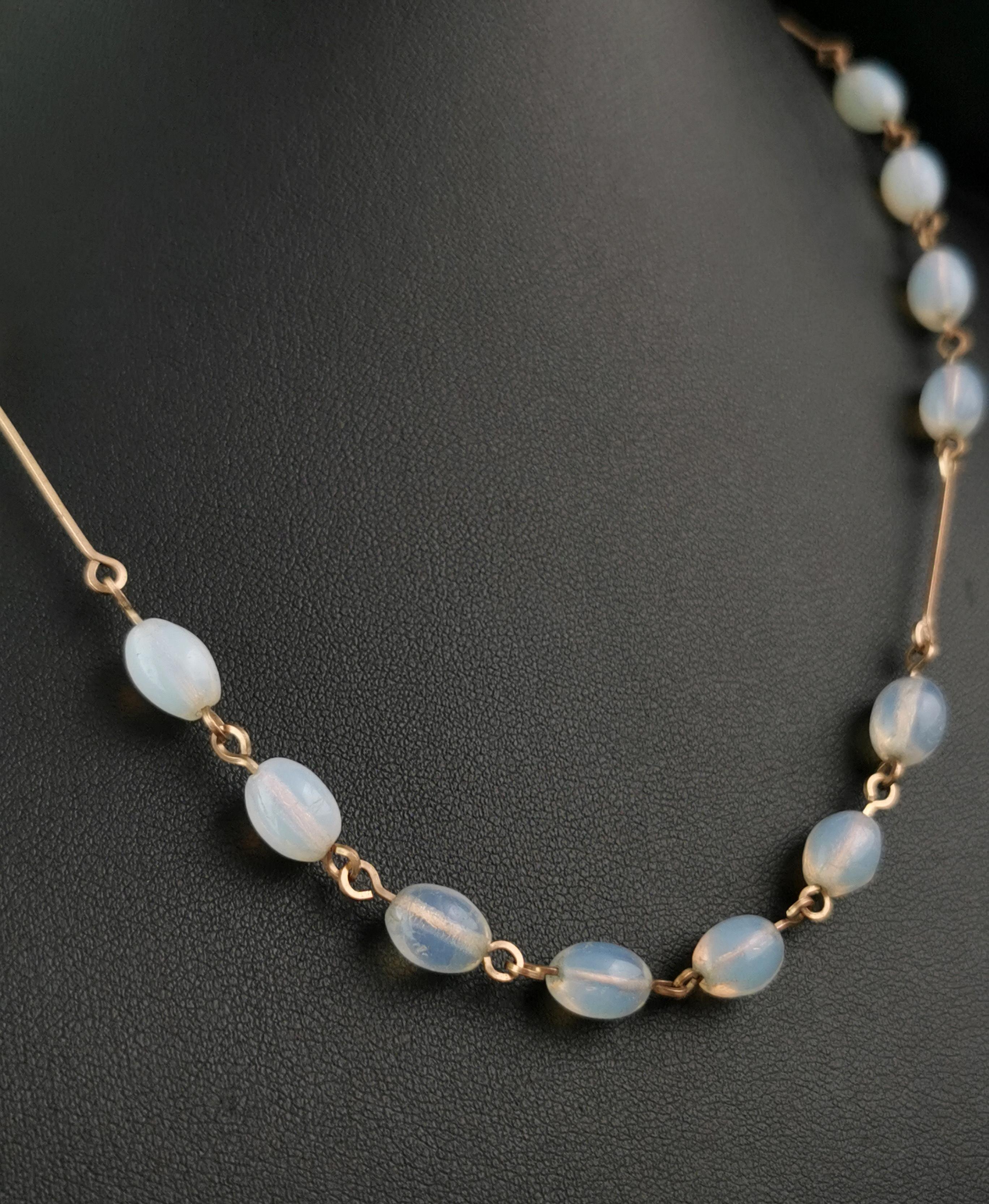 Vintage Art Deco opaline glass bead necklace  For Sale 3