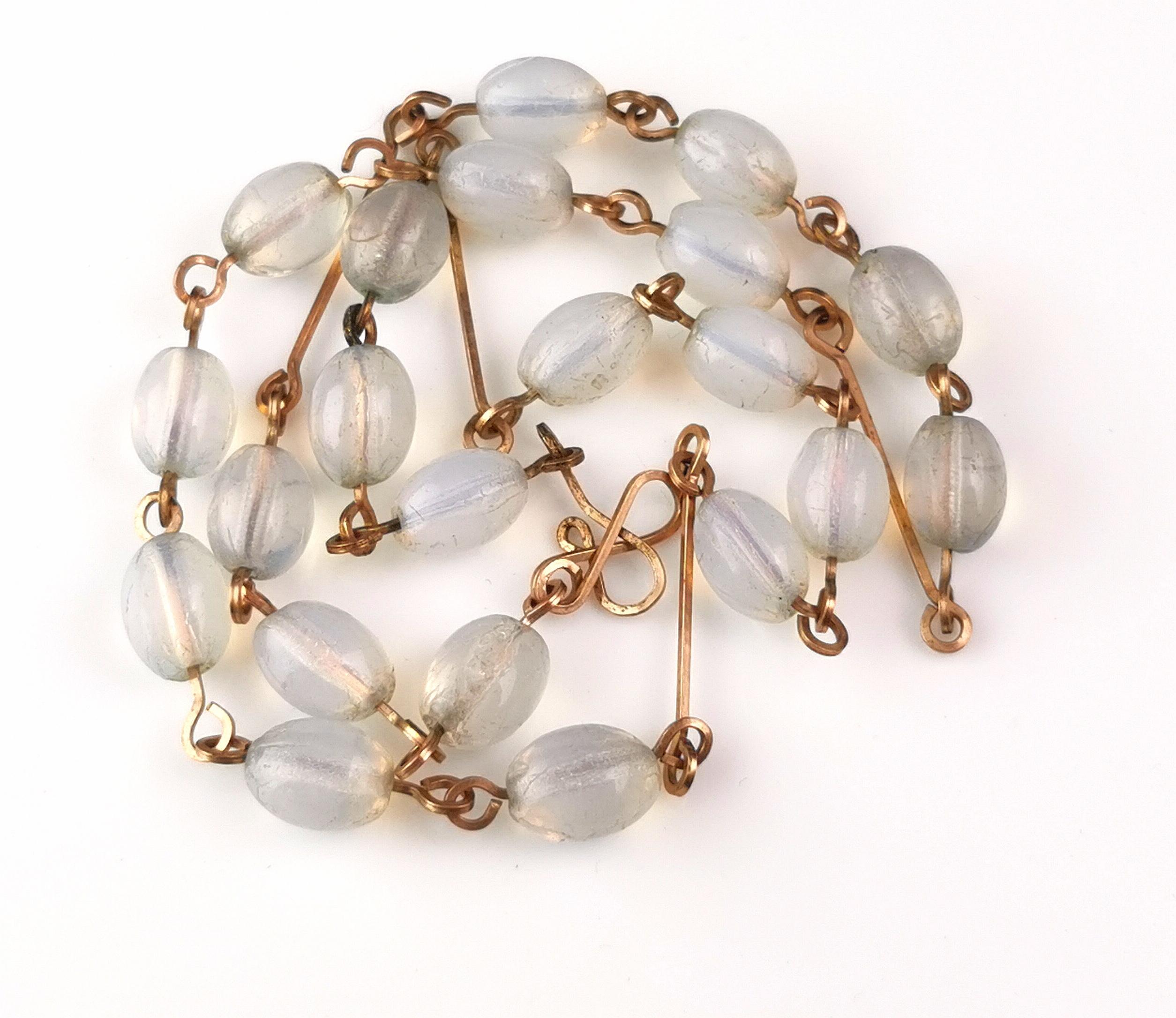 Vintage Art Deco opaline glass bead necklace  For Sale 4
