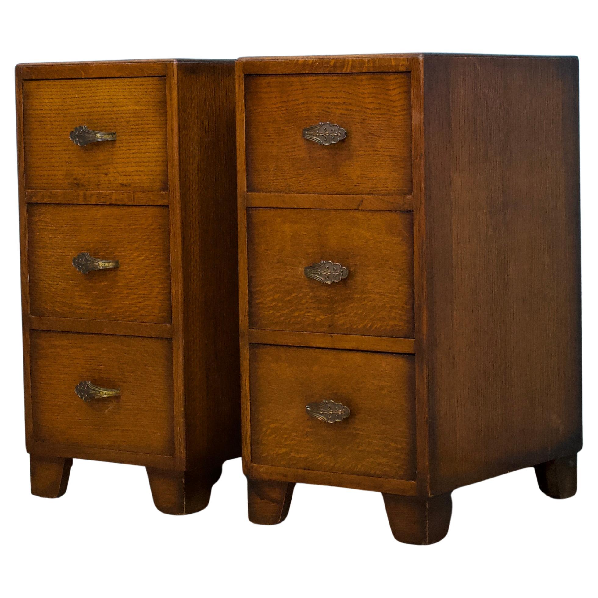 Paire de chevets Art Déco vintage en chêne à la manière de Heals, années 1930 en vente