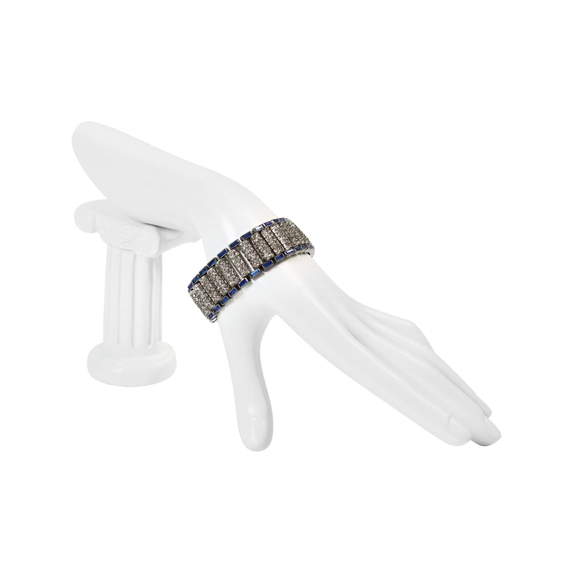 Femenino o masculino Pulsera de eslabones Art Decó vintage con pavé y baguette azul circa años 40 en venta