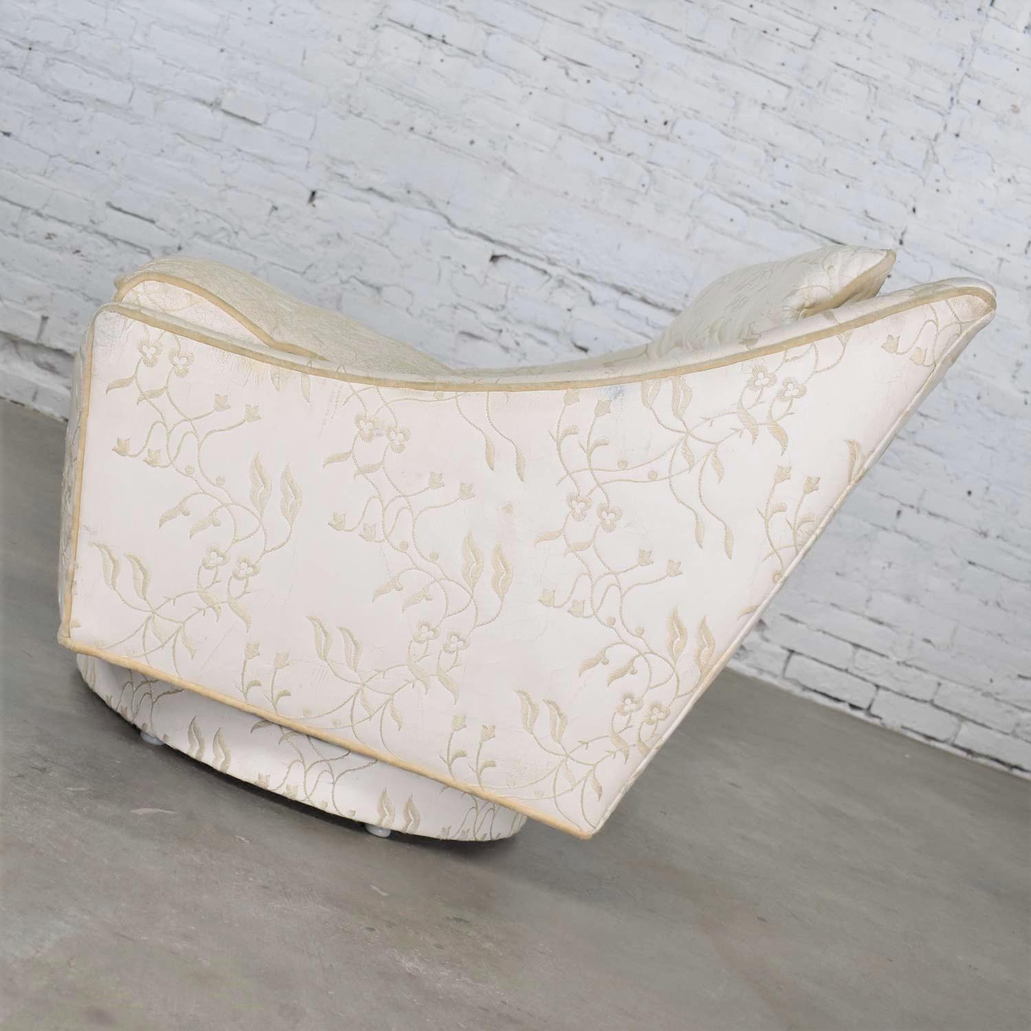 Brodé Petite chaise pivotante Art déco vintage blanche en cuir brodé par Oxford Ltd. en vente
